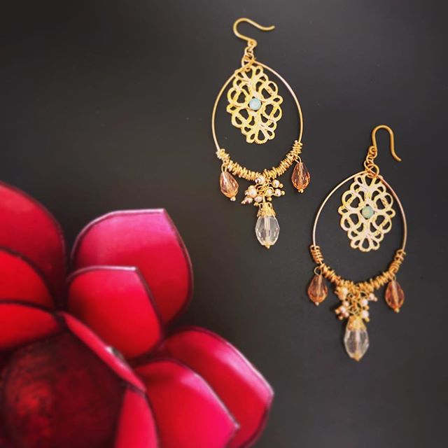 Chandelier earrings+hypoallergenic silicone posts🥰 #hypoallergenicearrings #madeinjapan #siliconeposts #chandelierearrings