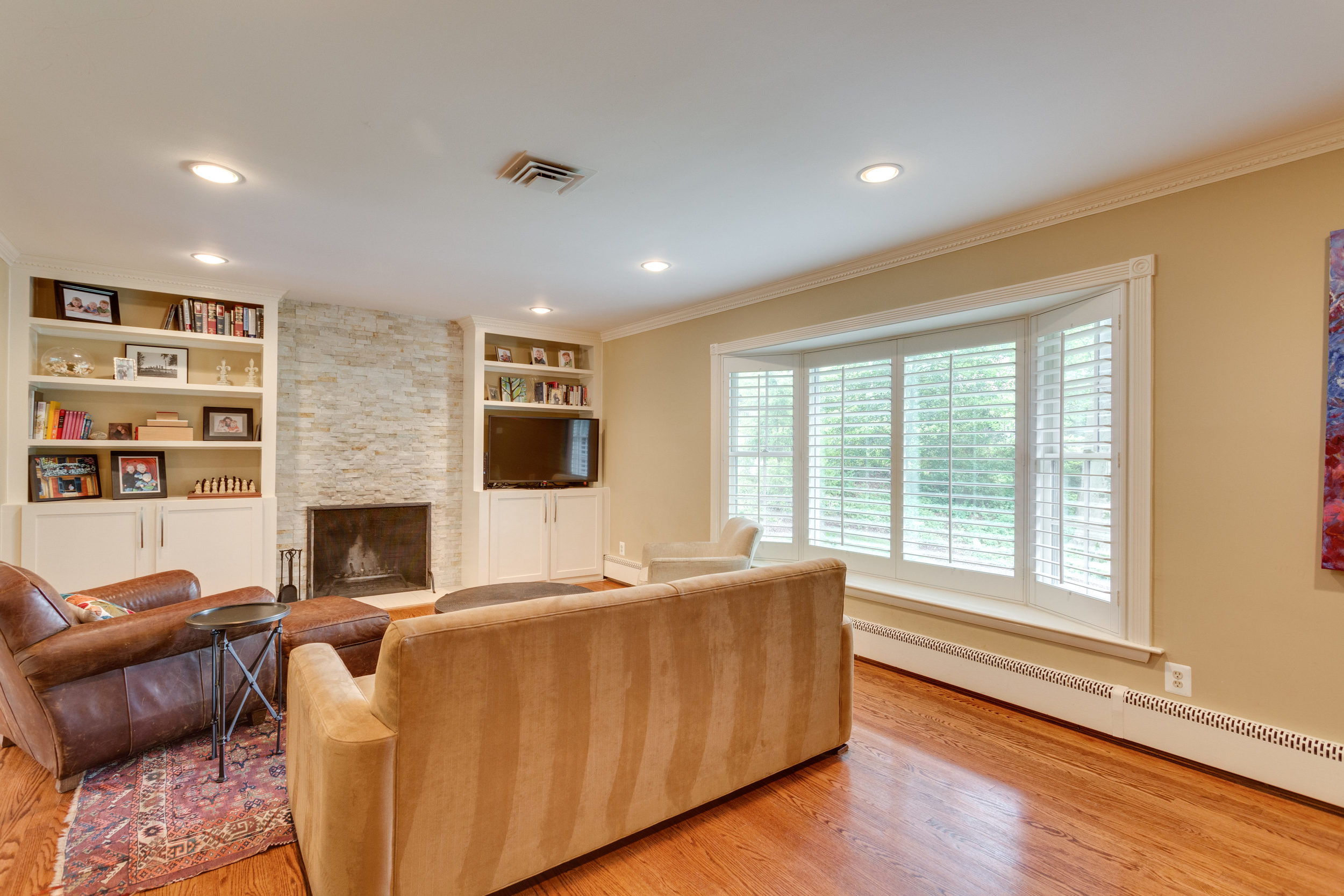 1519 Crestwood Ln McLean VA-print-018-18-Living Room-4200x2800-300dpi.jpg