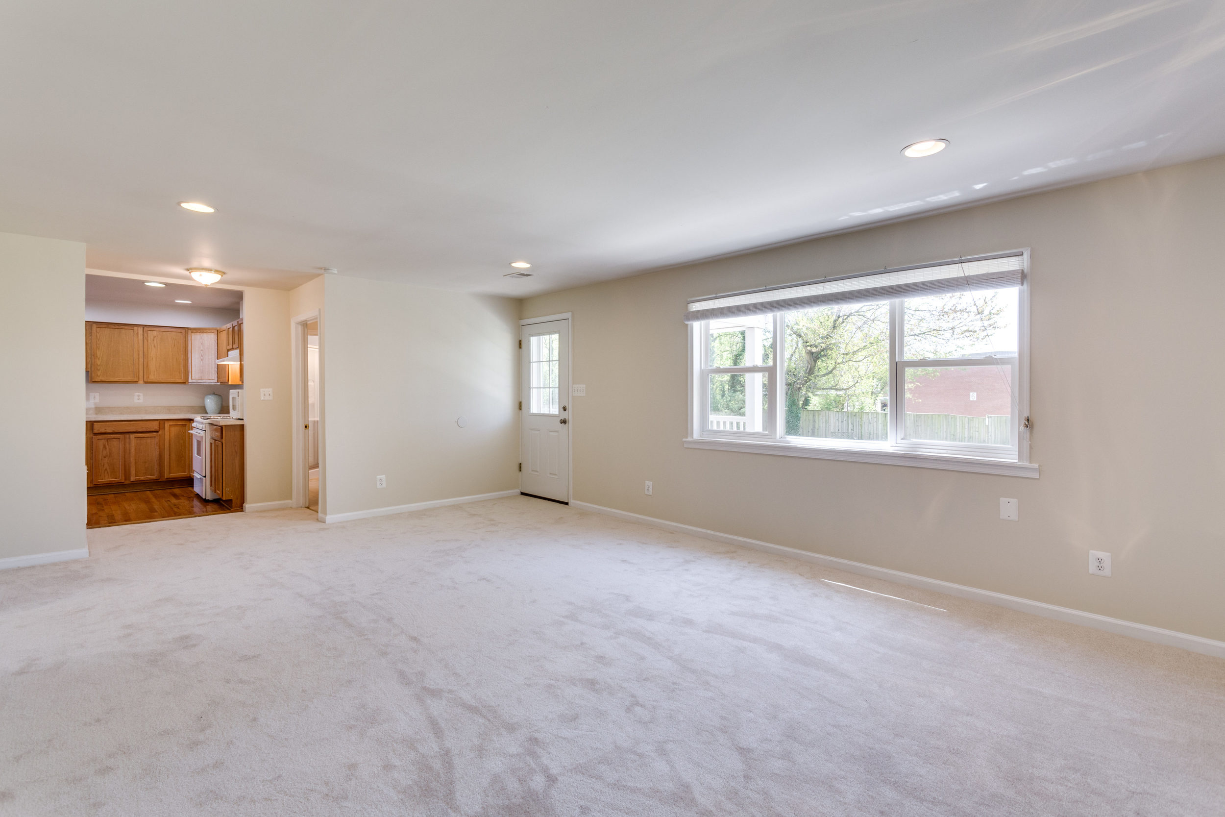 7243 Deborah Dr Falls Church-print-025-28-Family Room-4200x2800-300dpi.jpg