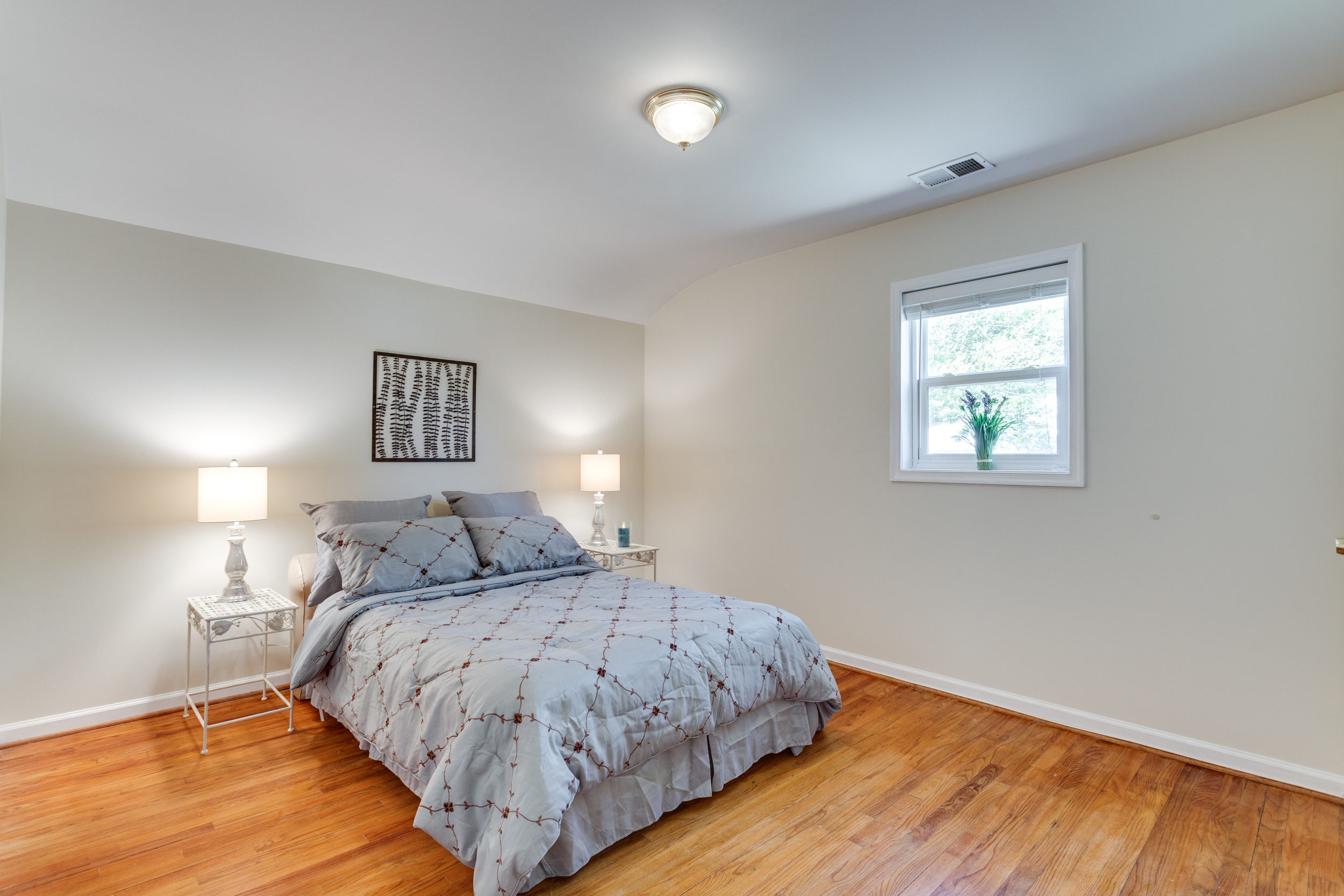 7243 Deborah Dr Falls Church-print-027-24-Bedroom-4200x2800-300dpi.jpg