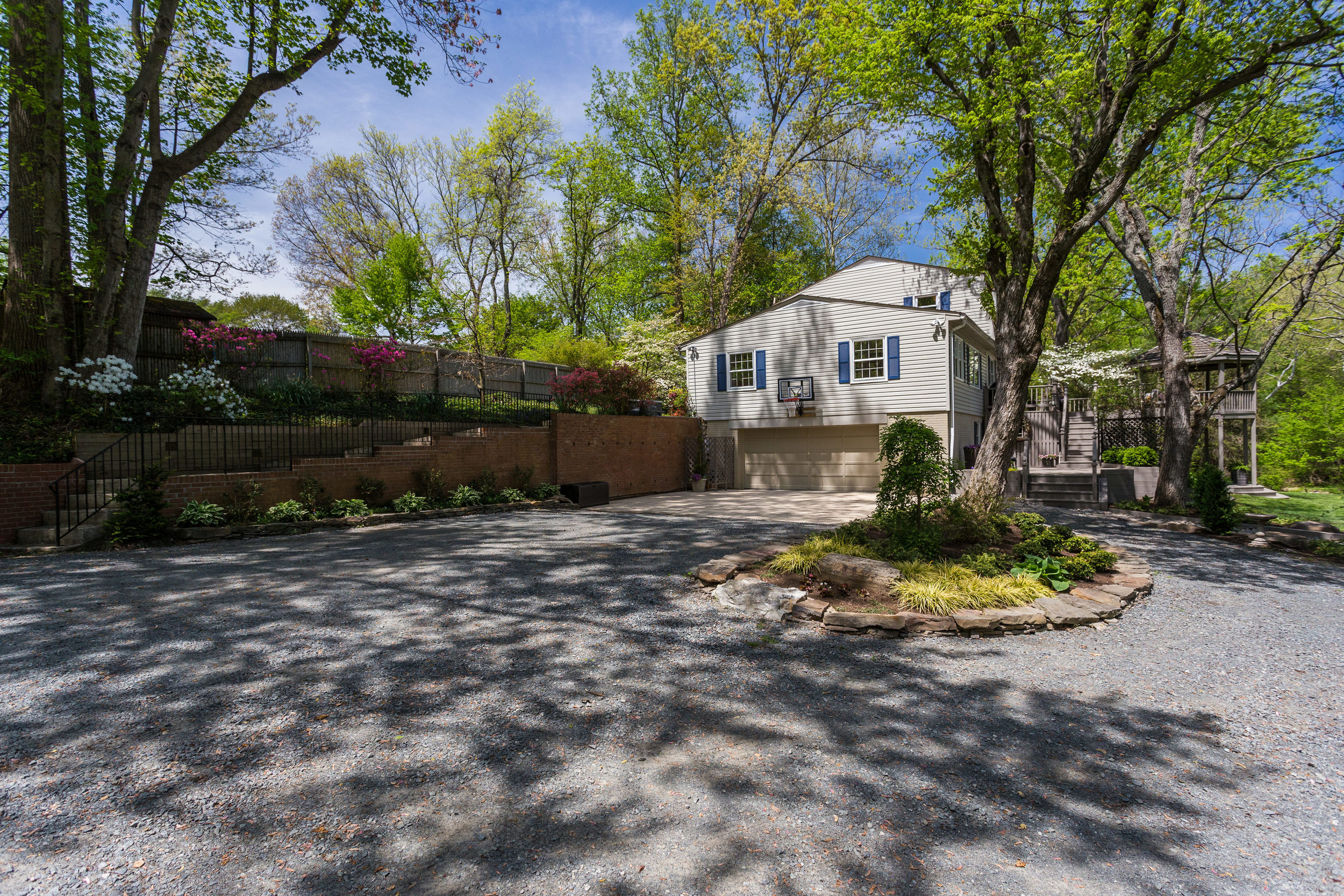 6116 Franklin Park Rd McLean-print-002-99-Exterior-4200x2800-300dpi.jpg