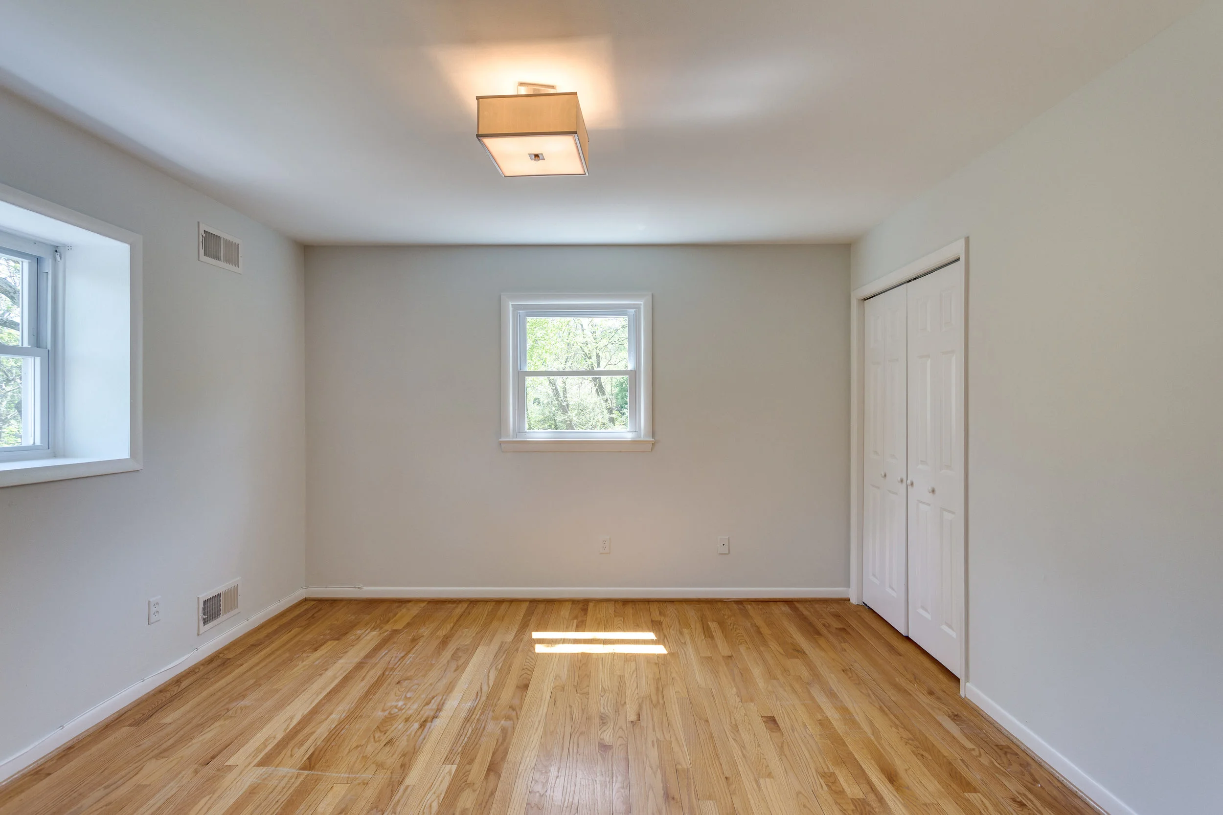 6116 Franklin Park Rd McLean-print-046-25-Bedroom-4200x2800-300dpi.jpg