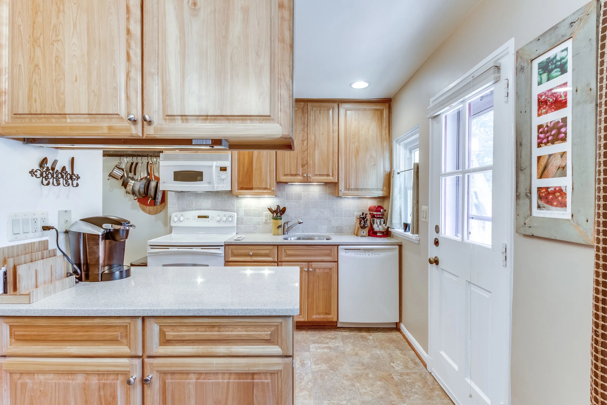 4631 34th St S Arlington VA-print-026-22-Kitchen-4200x2800-300dpi.jpg