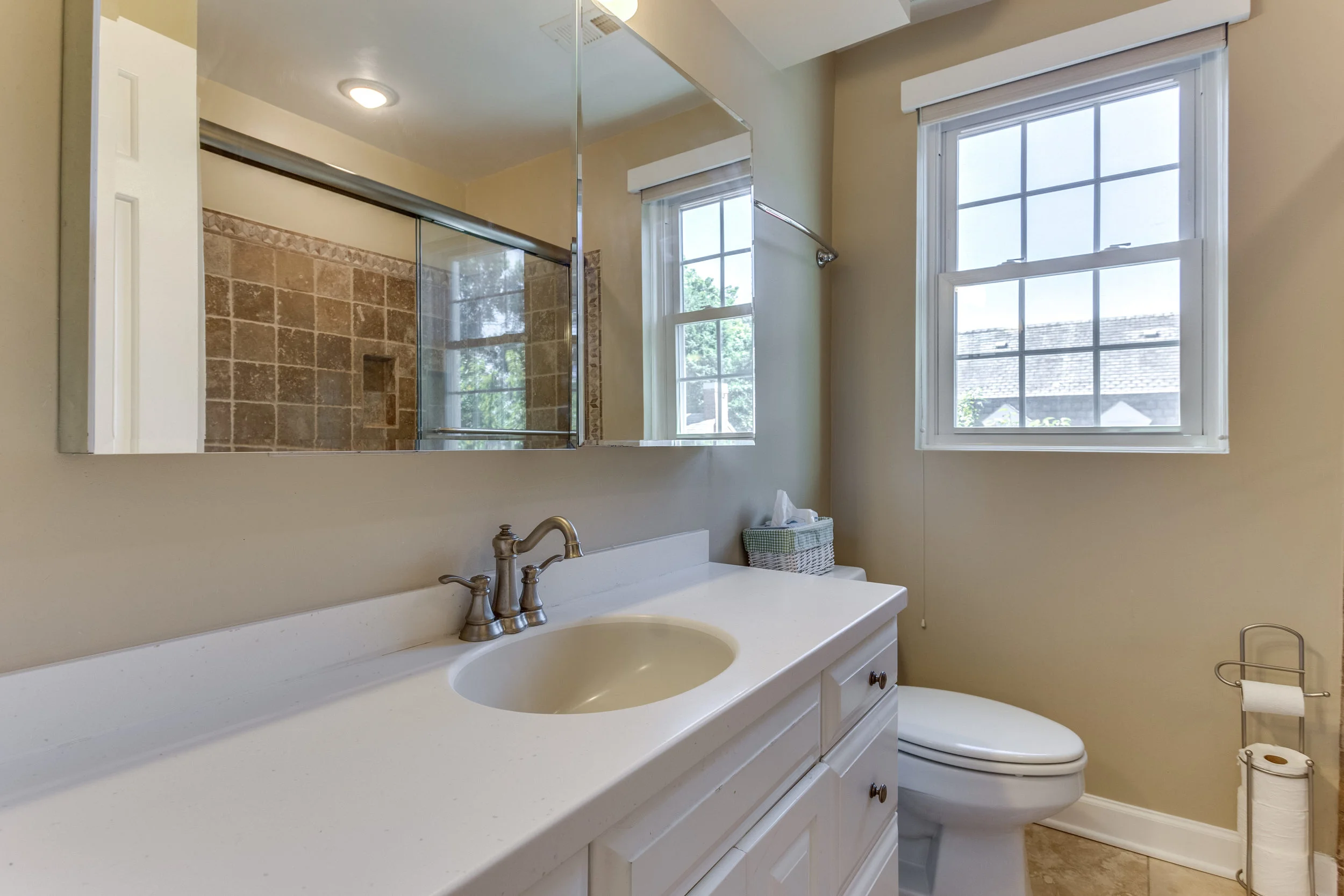 4631 34th St S Arlington VA-print-038-39-Bathroom-4200x2800-300dpi.jpg