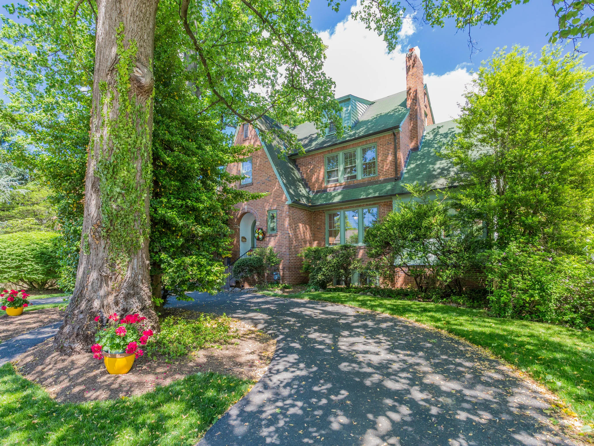 4903 Washington Blvd Arlington-MLS_Size-003-18-Exterior-2048x1536-72dpi.jpg