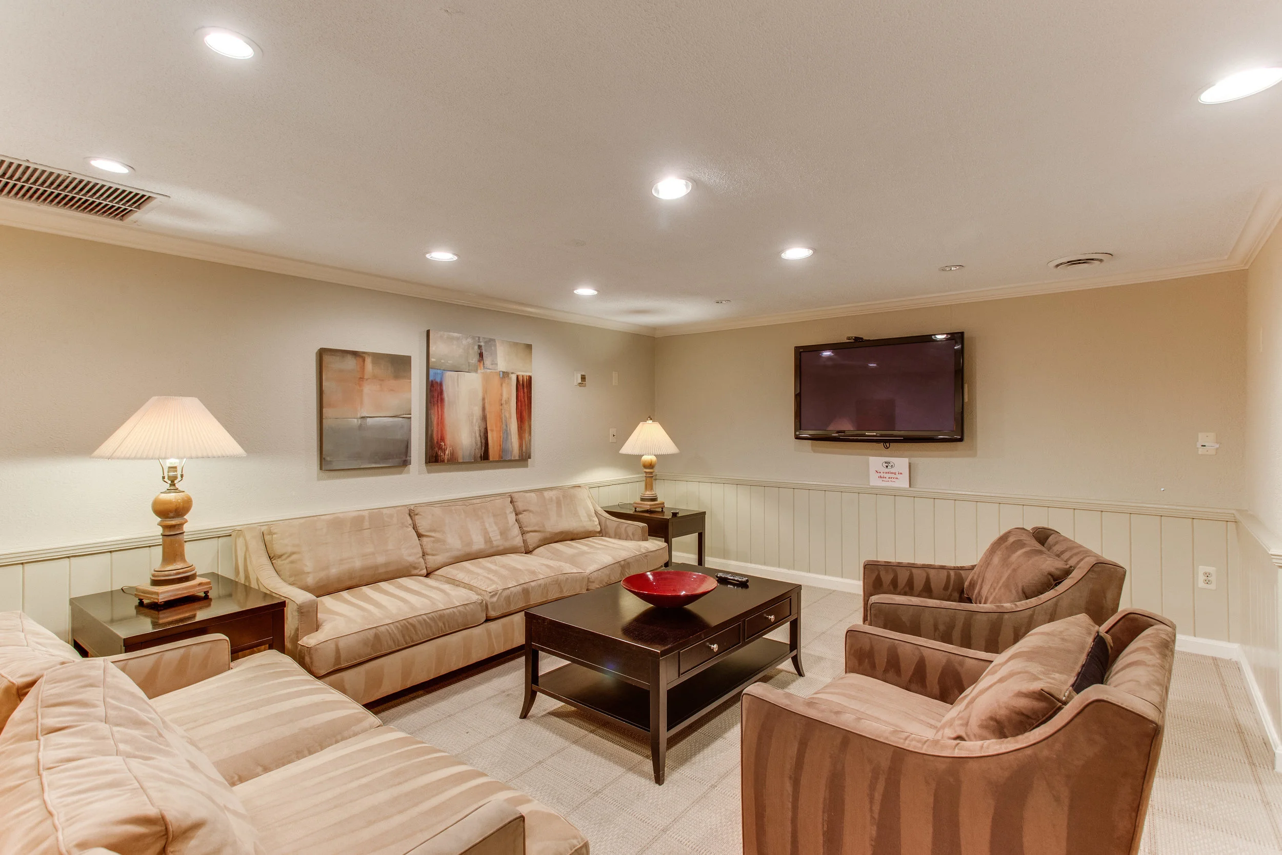 3000 Spout Run Pkwy B209-print-022-22-Common Area-4200x2801-300dpi.jpg