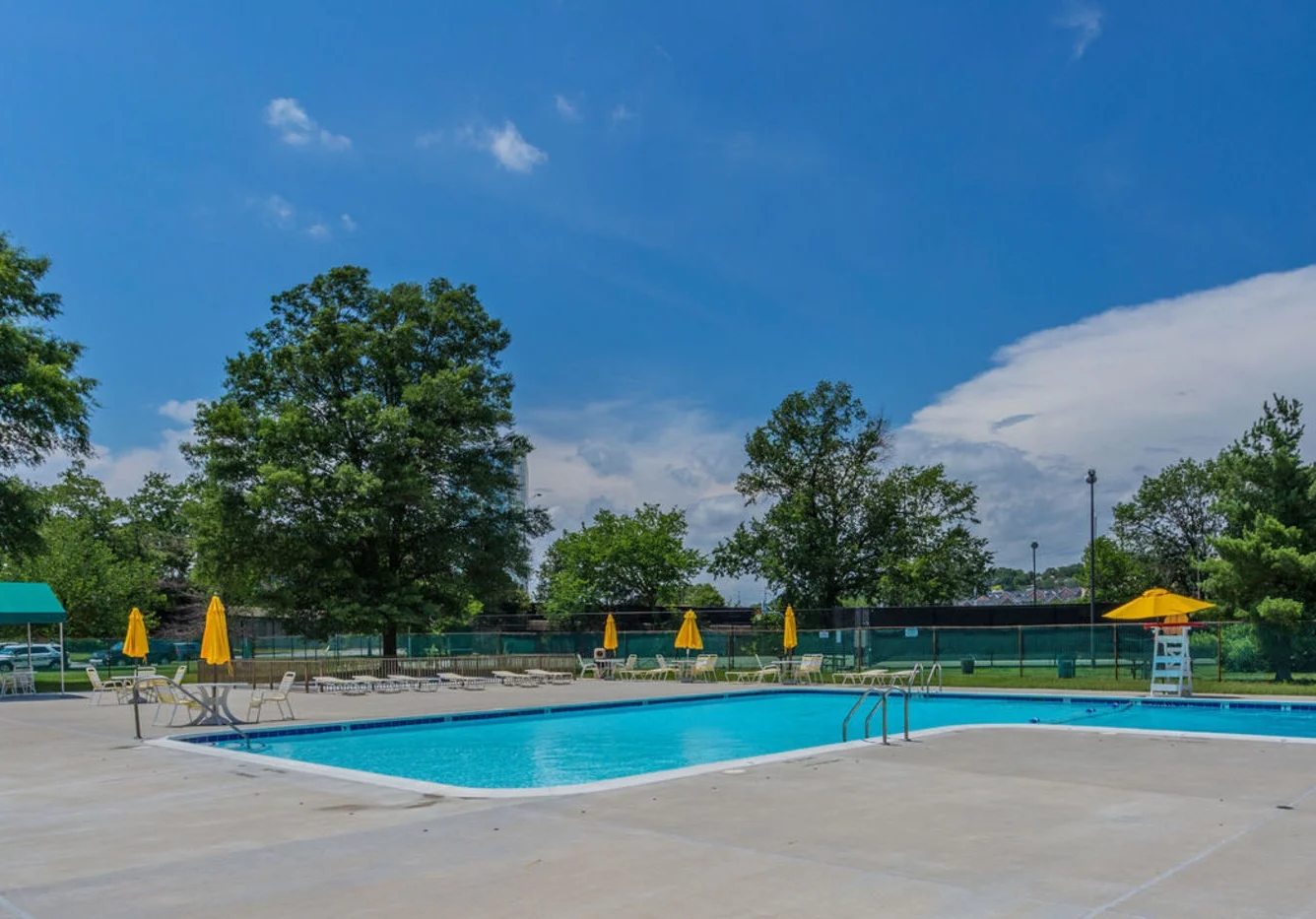 031_1225_martha_custis_dr_unit_415-print-039-12-pool-4200x2800-300dpi.jpg