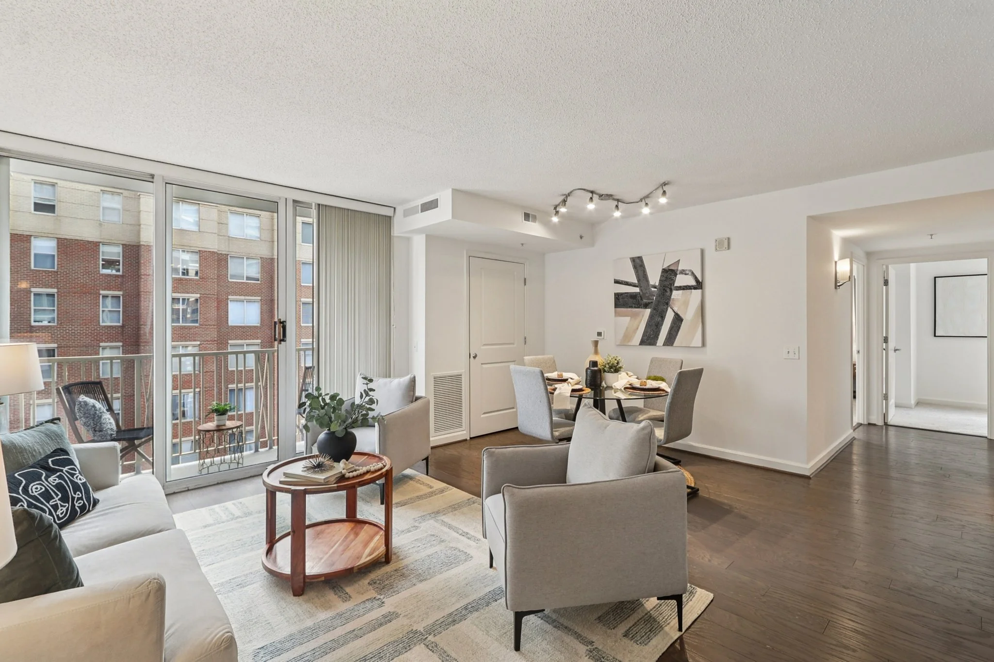 6-web-or-mls-N Pollard St-S0801-006.jpg