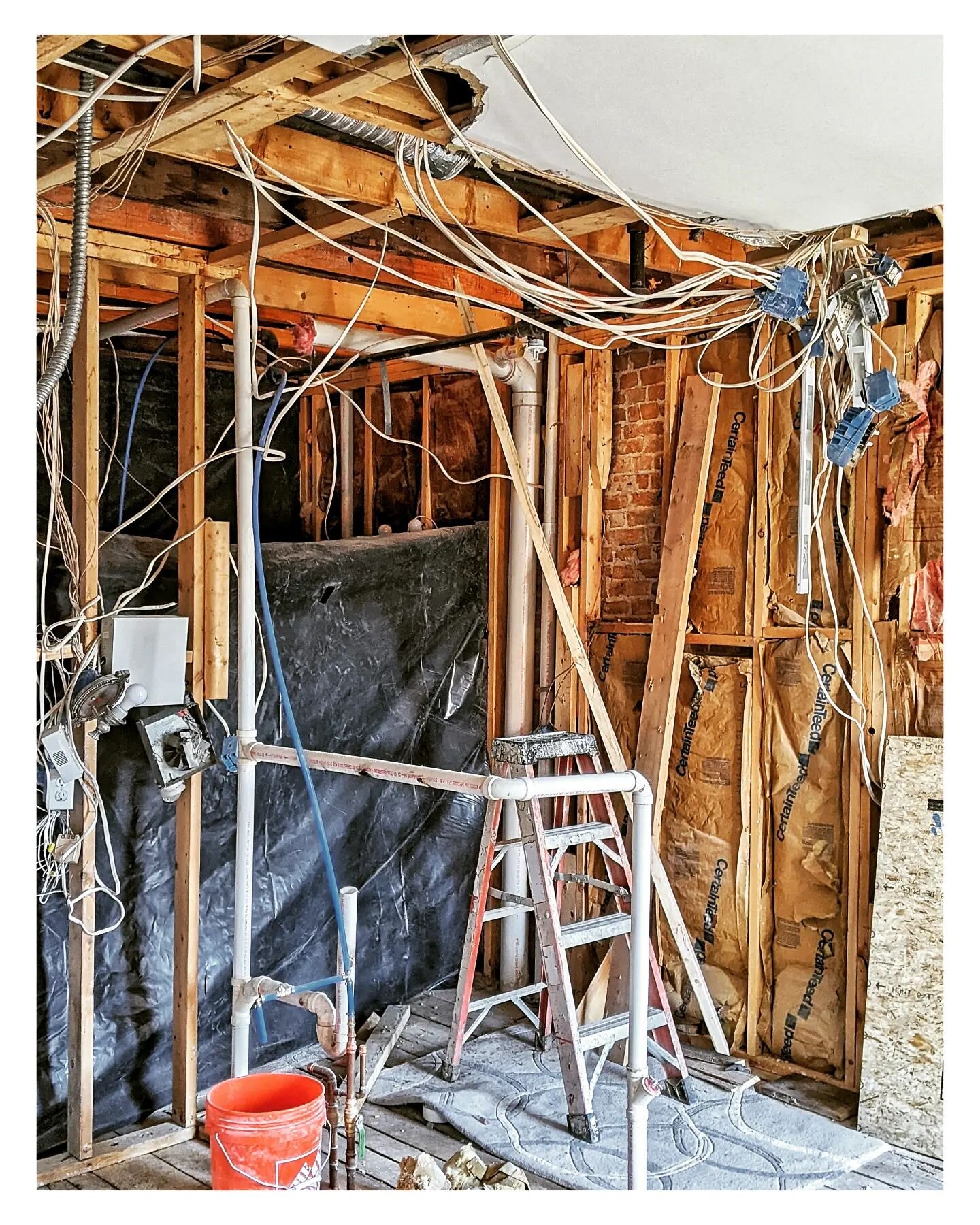 MONDAYS.
.
.
.
.
.
#onyarchitecture #architect #architecturefirm #demolition #monday #construction #southend #condorenovation #remodel #renovation #deconstruction #chaos