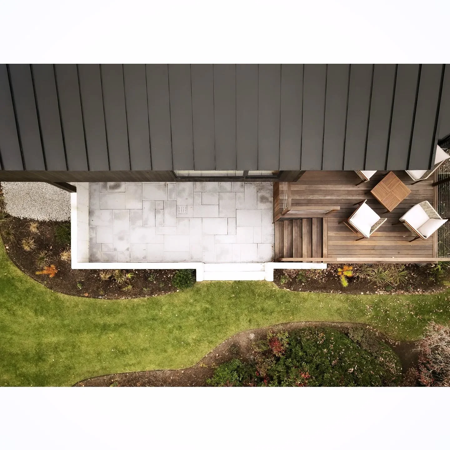 PERSPECTIVE.
.
.
.
.
.
Photo Credit: @reedjamesk

#onyarchitecture #bostonarchitect #bostonarchitecturefirm #bostonmodern #midcenturyrenovation #midcenturymodern #modernhouse #moderndesign #modernism #homerenovation #jamaicaplain #bostondesigner #les