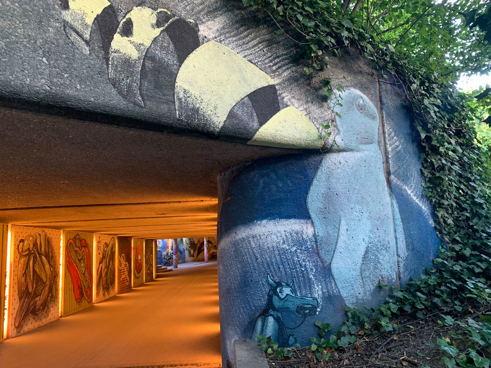 Seal! Tunnel art in Munich