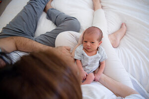 Newborn-family-Lifestyle-at-home-photography.jpg