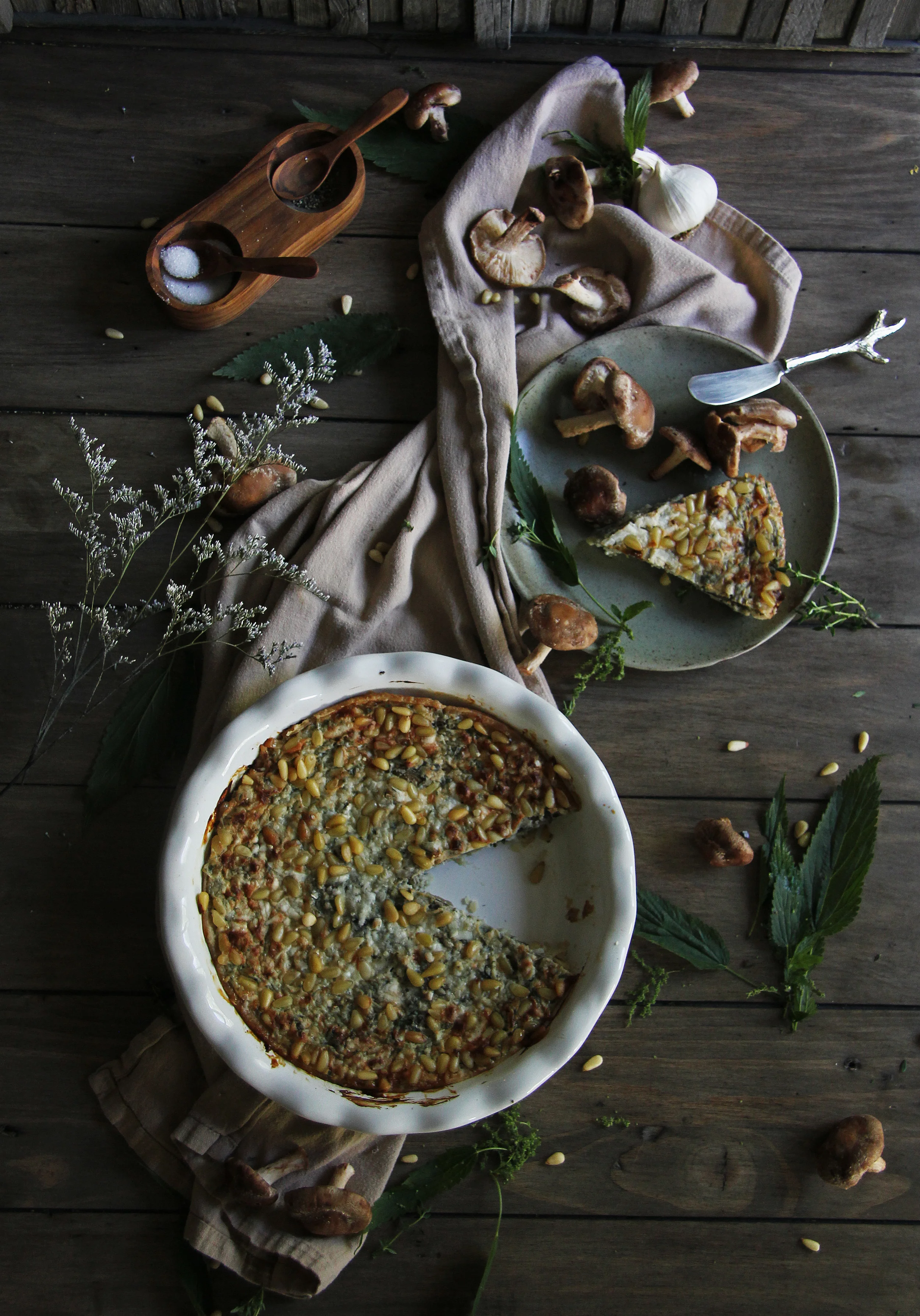Stinging nettle and mushroom pie with pine nuts