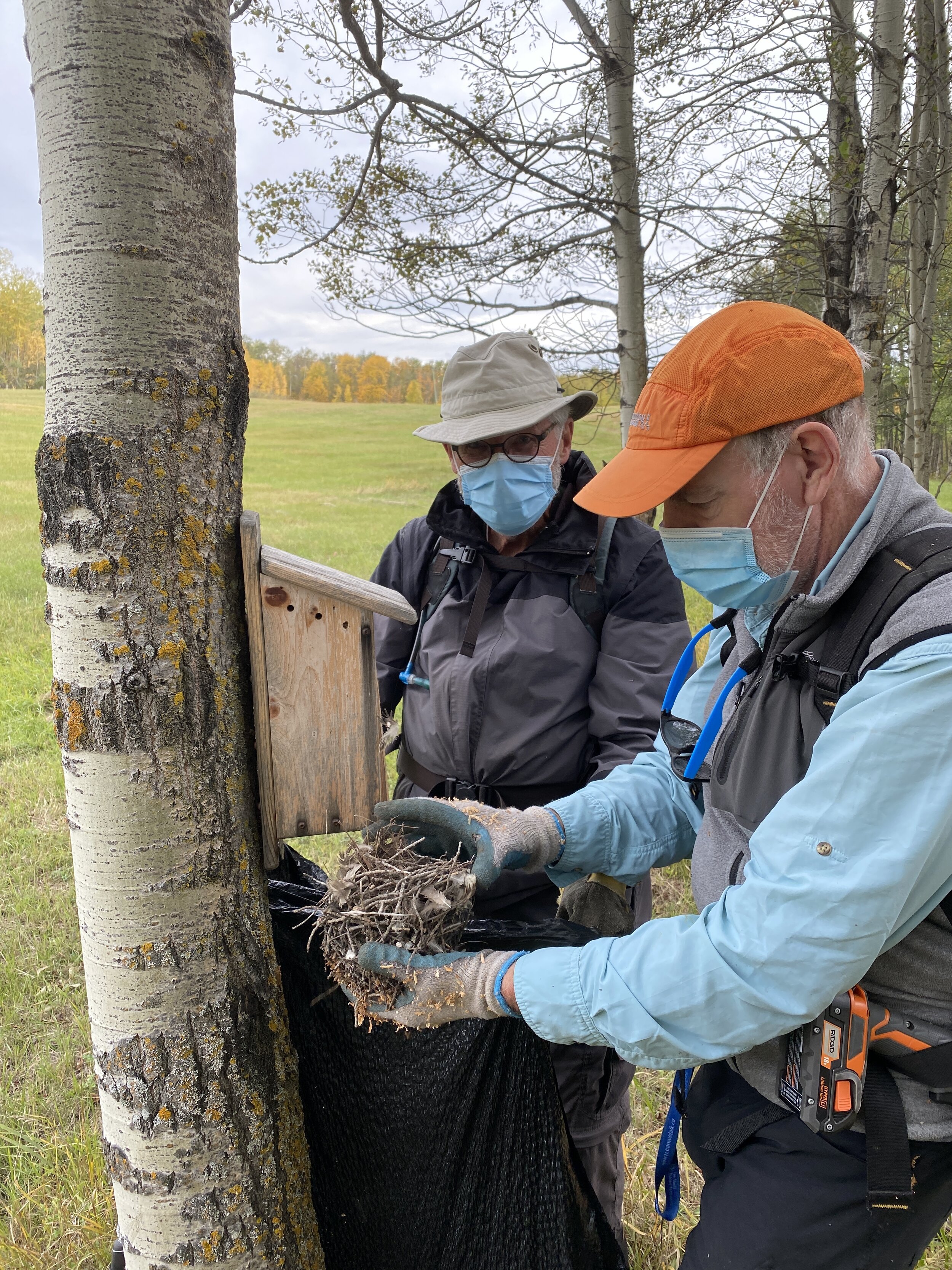 Nest box cleaning_Smith_EALT_2021-09-22 (17).jpg