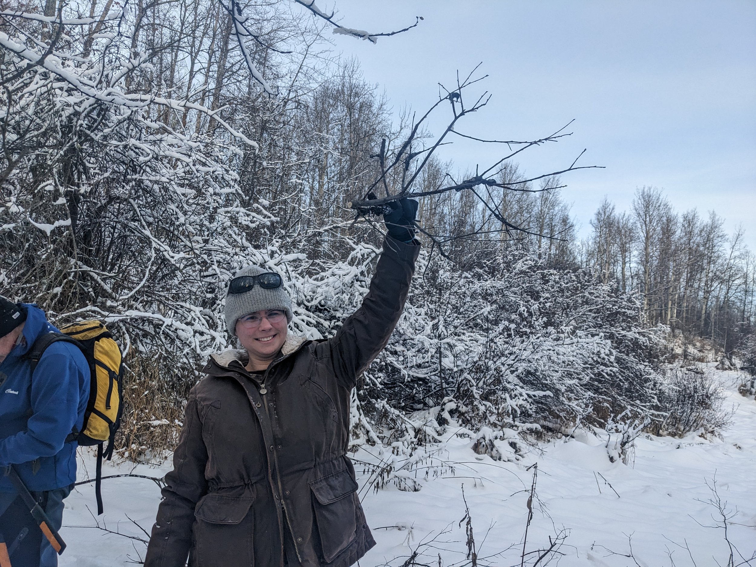 Holding black knot_GH_EALT_2024-12-13 (1).jpg