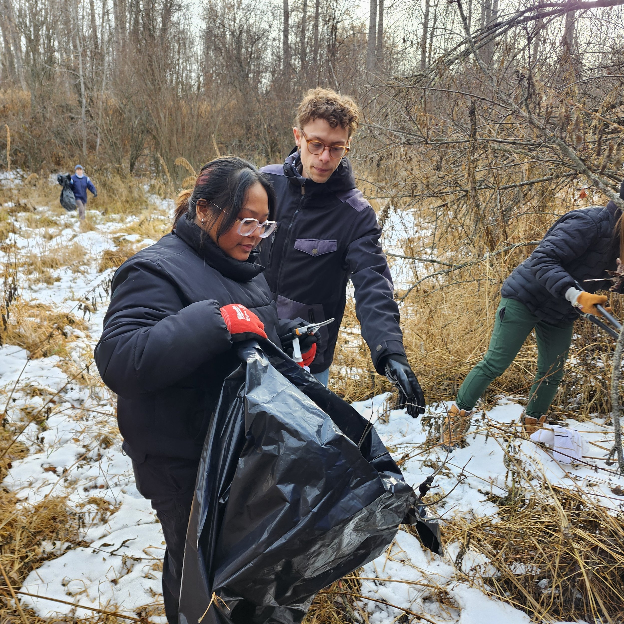 Black knot volunteers_GH_EALT_2025-11-22 (5).jpg