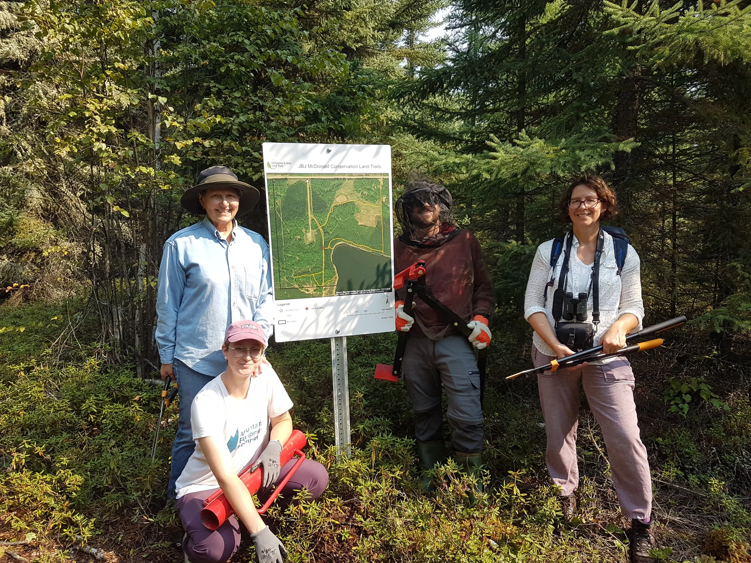 Group photo for sign day and trail maintenance at JBJ_EALT_2023-08-27 (2).jpg