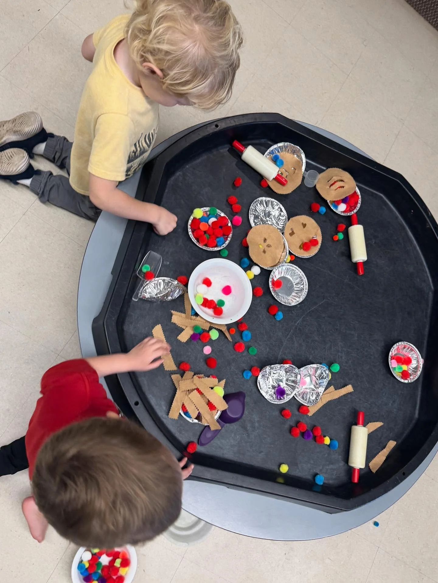 Apple 🍎 pies and Apple 🍏 tasting! Such a fun fall week in the Sprouts class! #poppypreschoolcooperative #appletasting #applepie #fallcurriculum #playbasedlearning