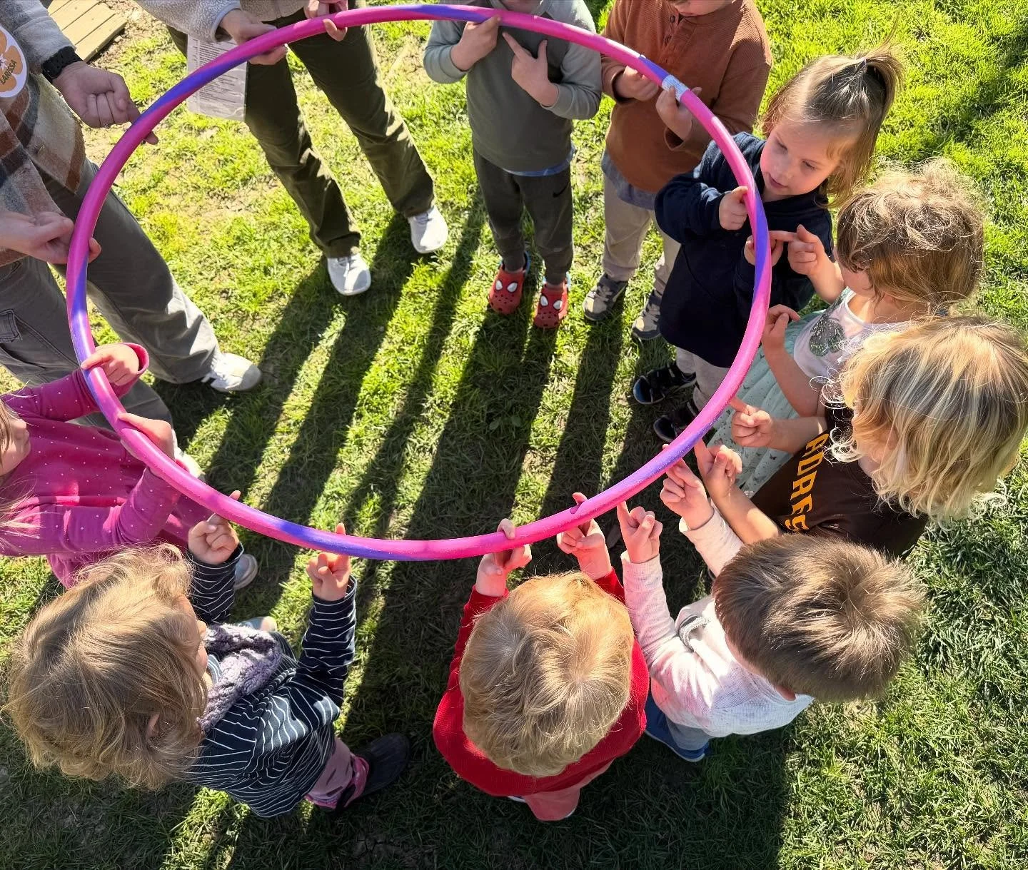We love a teamwork challenge in the Blossom Class! 🌼 Come on out on Saturday to our open house to learn about all of our amazing programs for children ages 1-5! 🌸