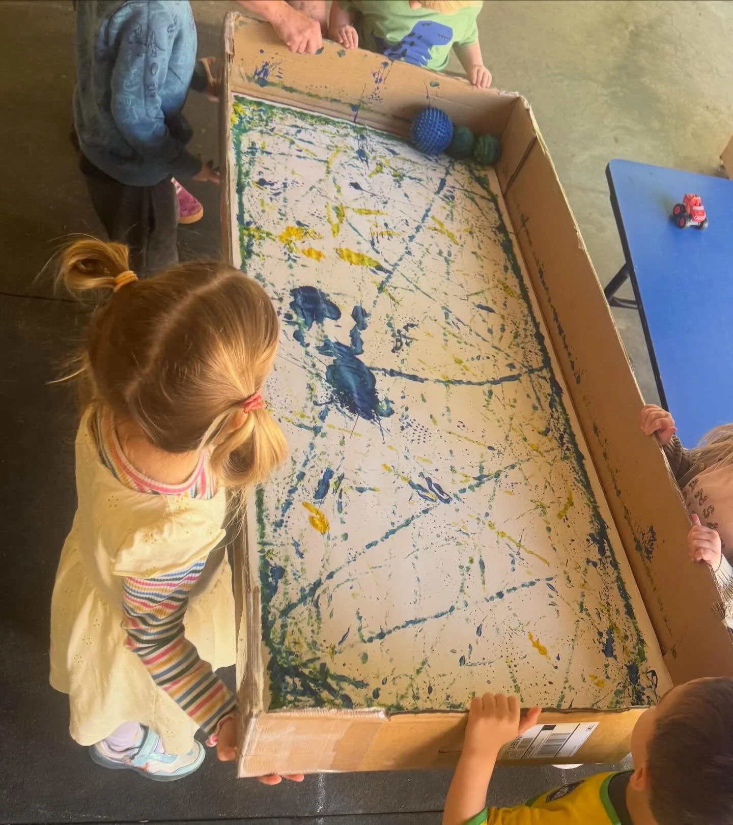 We love an opportunity for collaborative art 🖼️ at Poppy Preschool! #processart #teamwork #poppypreschoolcooperative