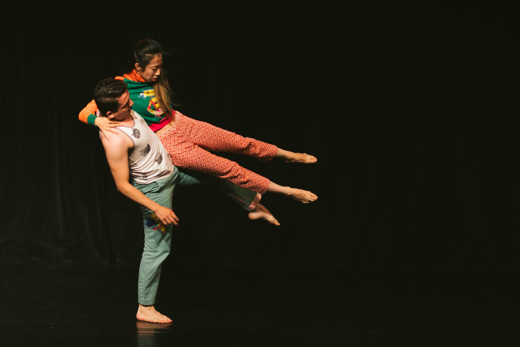 Keith Johnson/Dancers' Nunez and Chiang in "Panoramic Throat". Photo by Motion Vivid.