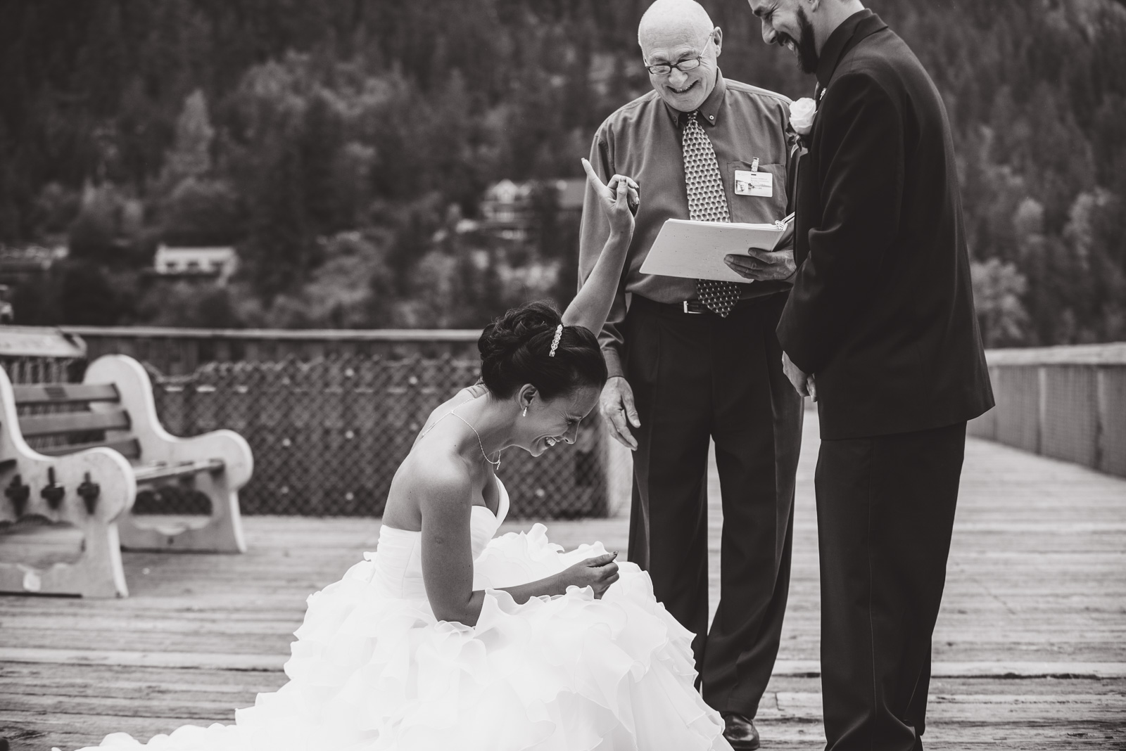 vancouver-island-wedding-photographers-nelson-hume-hotel-wedding-18.jpg