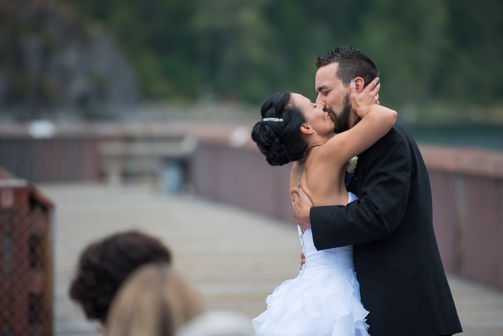 vancouver-island-wedding-photographers-nelson-hume-hotel-wedding-20.jpg
