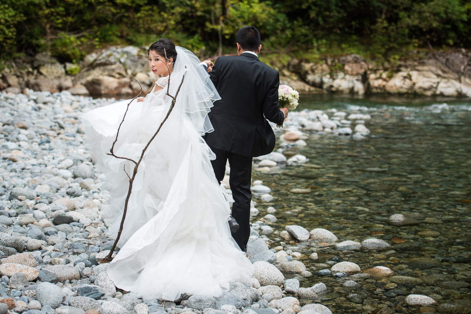 vancouver-island-wedding-photographers-golden-eagle-golf-course-wedding-21.jpg
