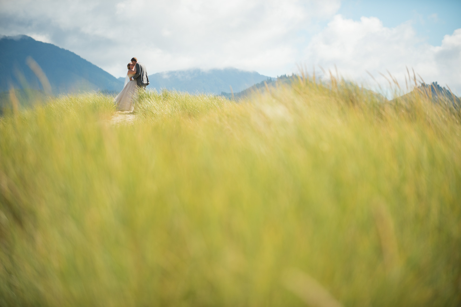 victoria-wedding-photographers-cannon-beach-oregon-wedding-29.jpg