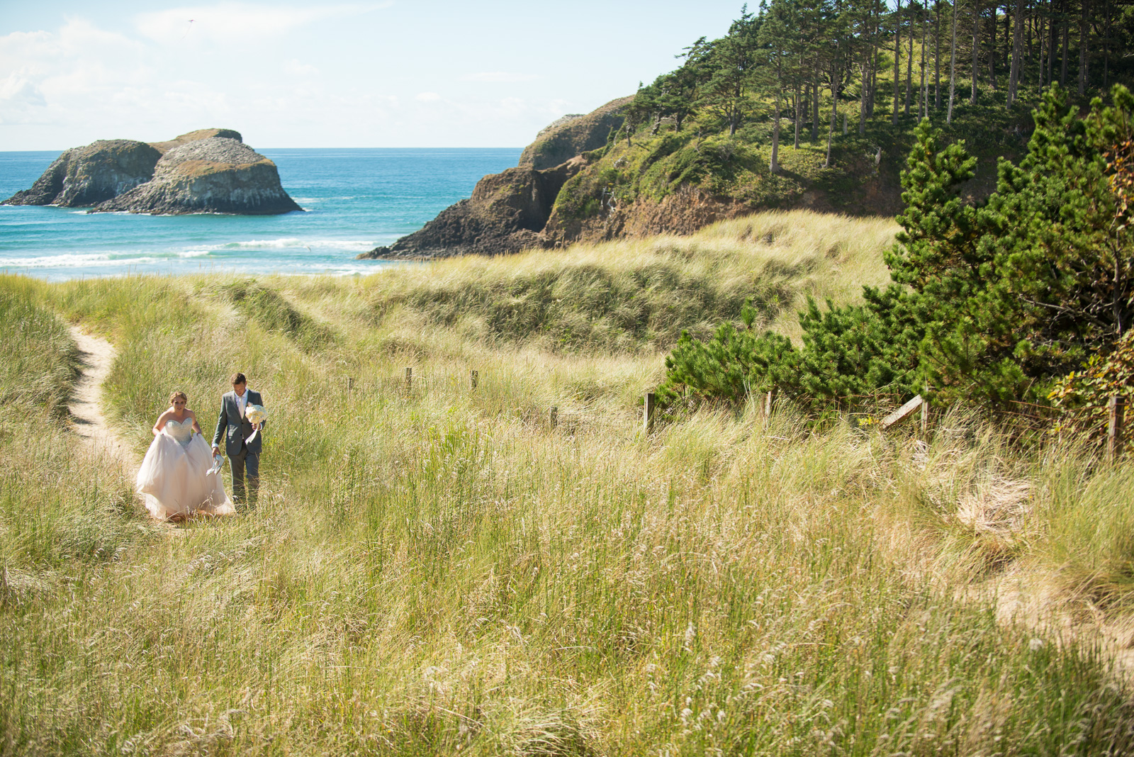 victoria-wedding-photographers-cannon-beach-oregon-wedding-33.jpg