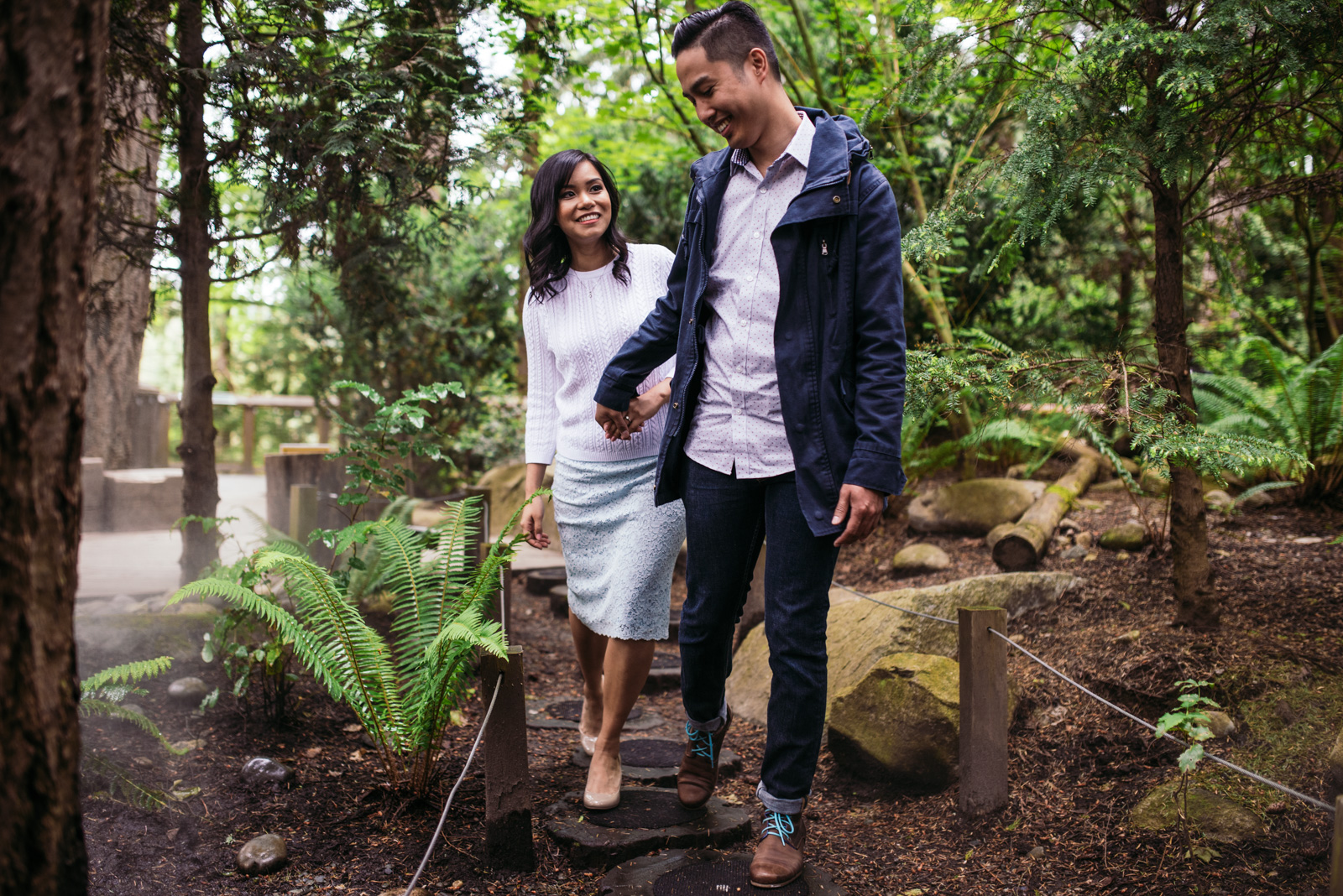 vancouver-island-wedding-photographers-capilano-suspension-bridge-engagement-5.jpg