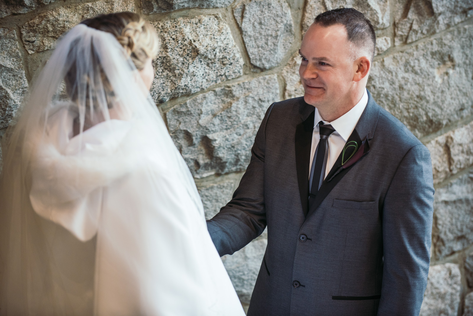 vancouver-island-wedding-photographers-grouse-mountain-winter-wedding-3.jpg