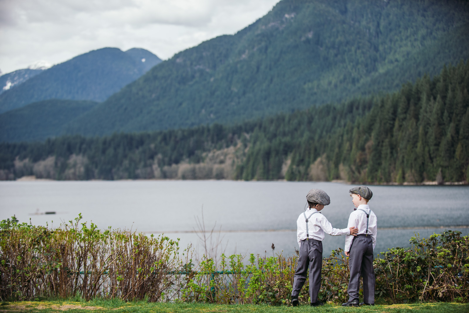 vancouver-island-wedding-photographers-grouse-mountain-winter-wedding-23.jpg