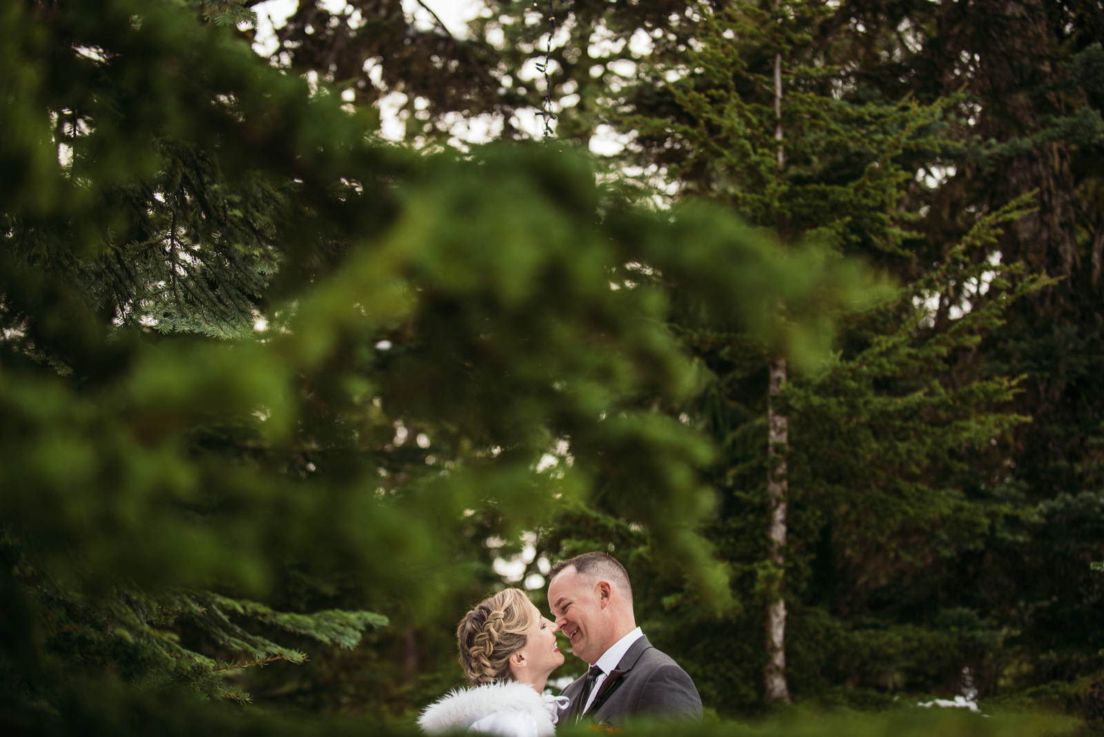 vancouver-island-wedding-photographers-grouse-mountain-winter-wedding-33.jpg