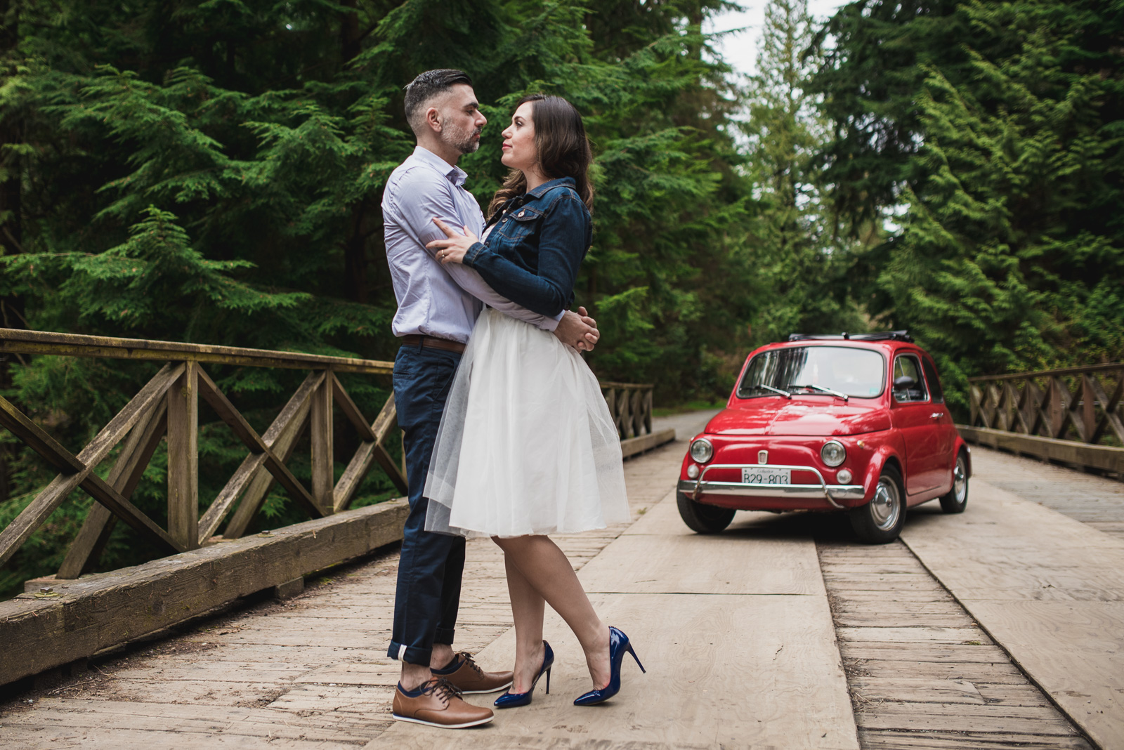 victoria-wedding-photographers-stanley-park-engagement-session-7.jpg