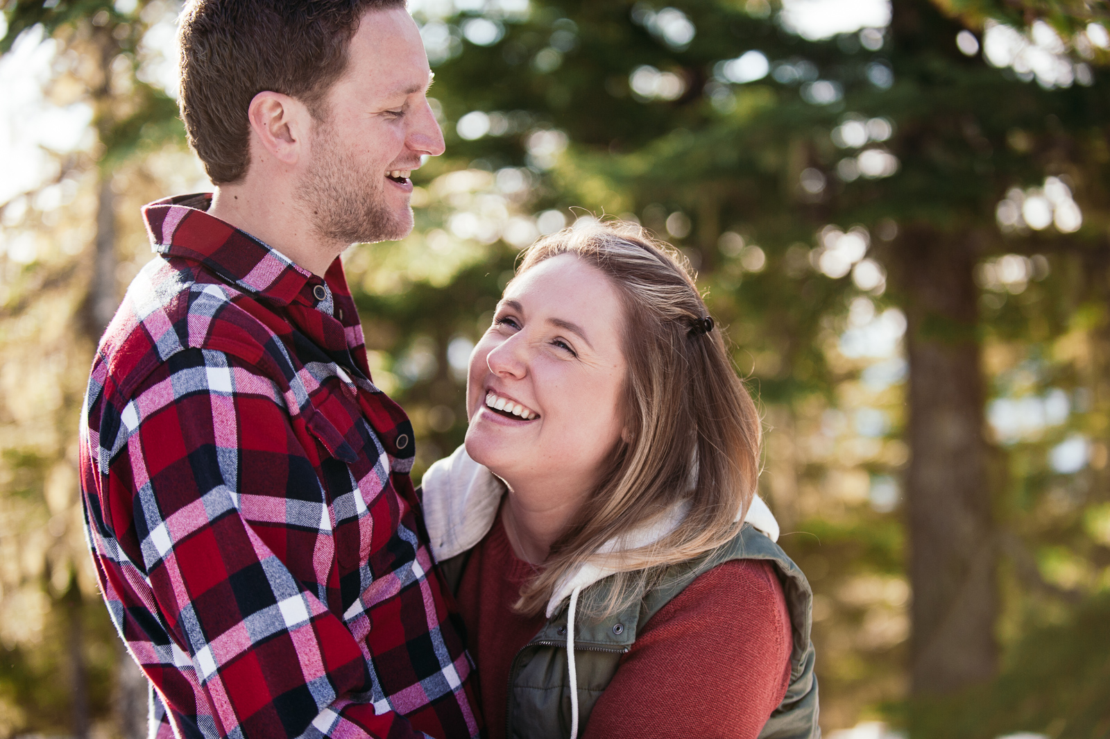 victoria-wedding-photographers-sea-to-sky-gondola-engagement-4.jpg