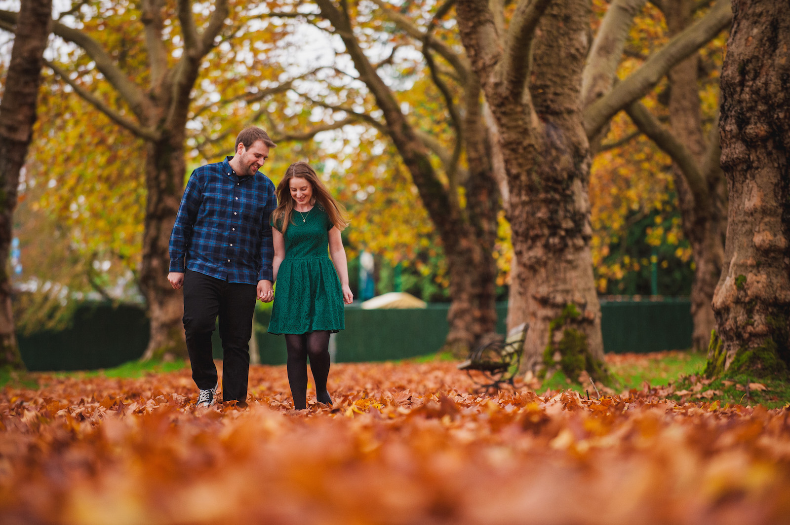 vancouver-island-wedding-photographers-rainy-stanley-park-engagement-8.jpg