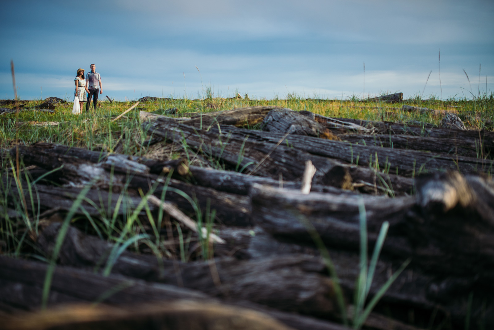 victoria-wedding-photographers-iona-beach-richmond-engagement-10.jpg