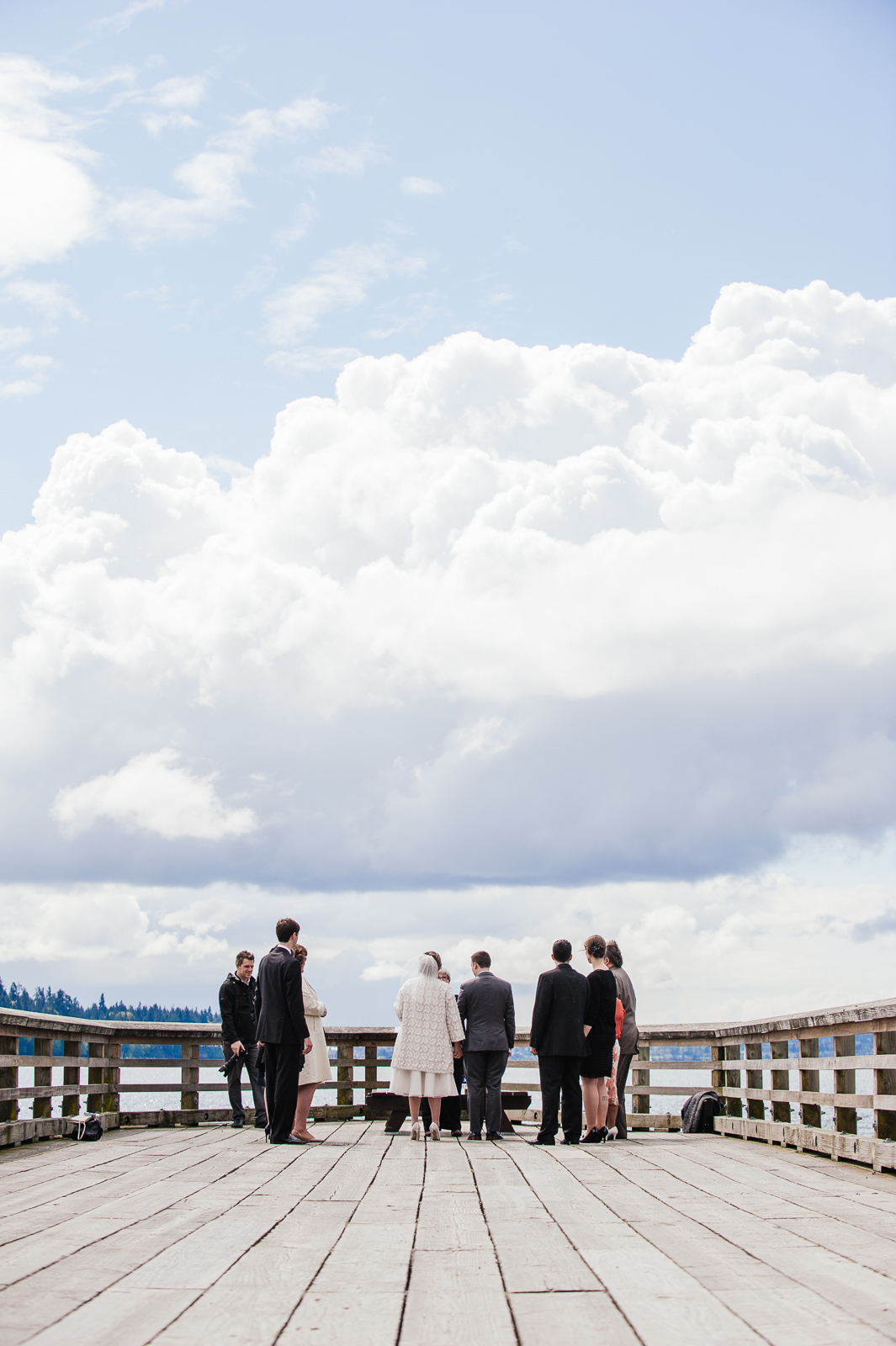 vancouver-island-wedding-photographers-john-lawson-park-pier-wedding-04.jpg