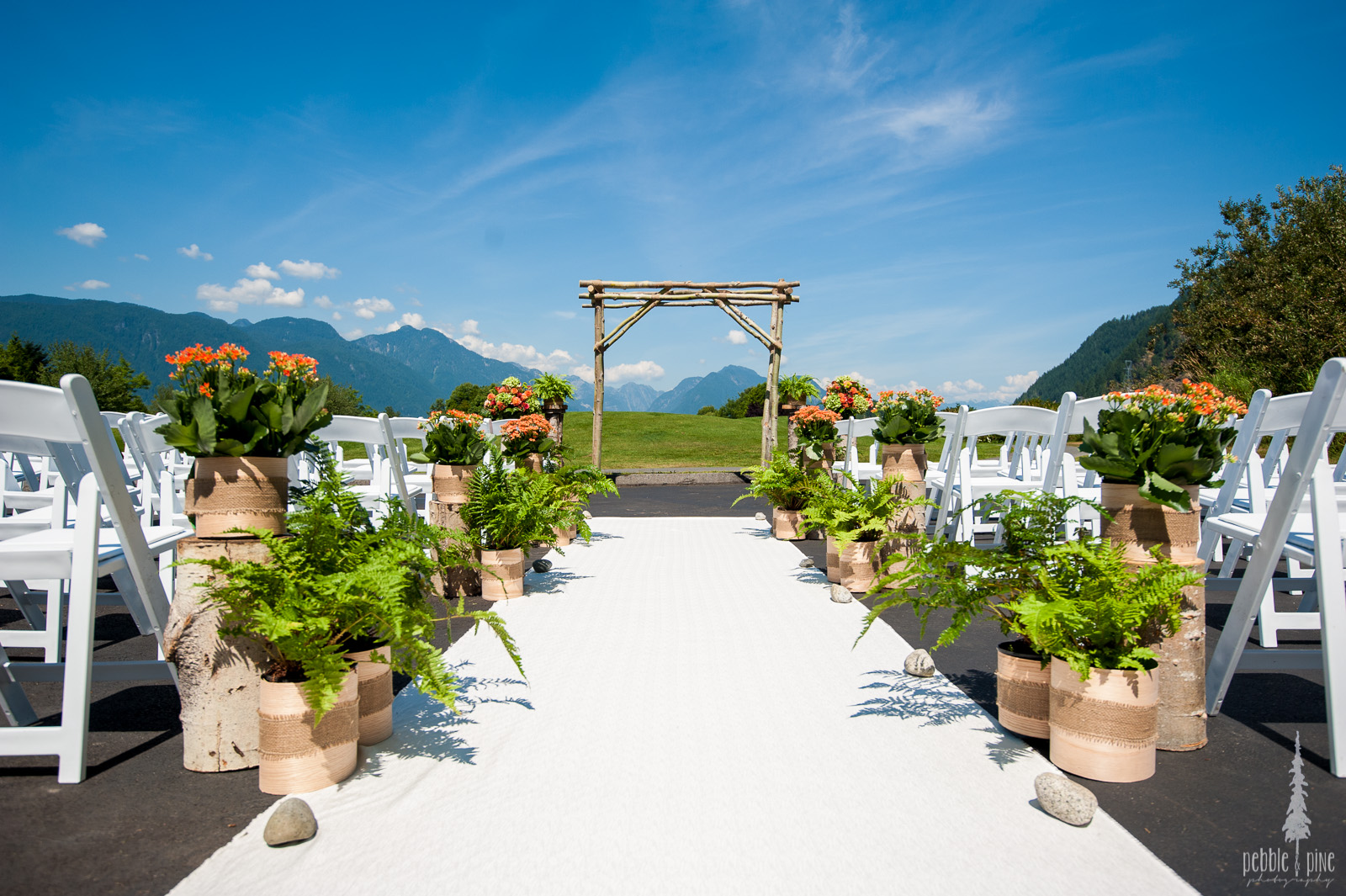vancouver-island-wedding-photographers-golden-eagle-golf-course-wedding-mountaintop-wedding-03.jpg