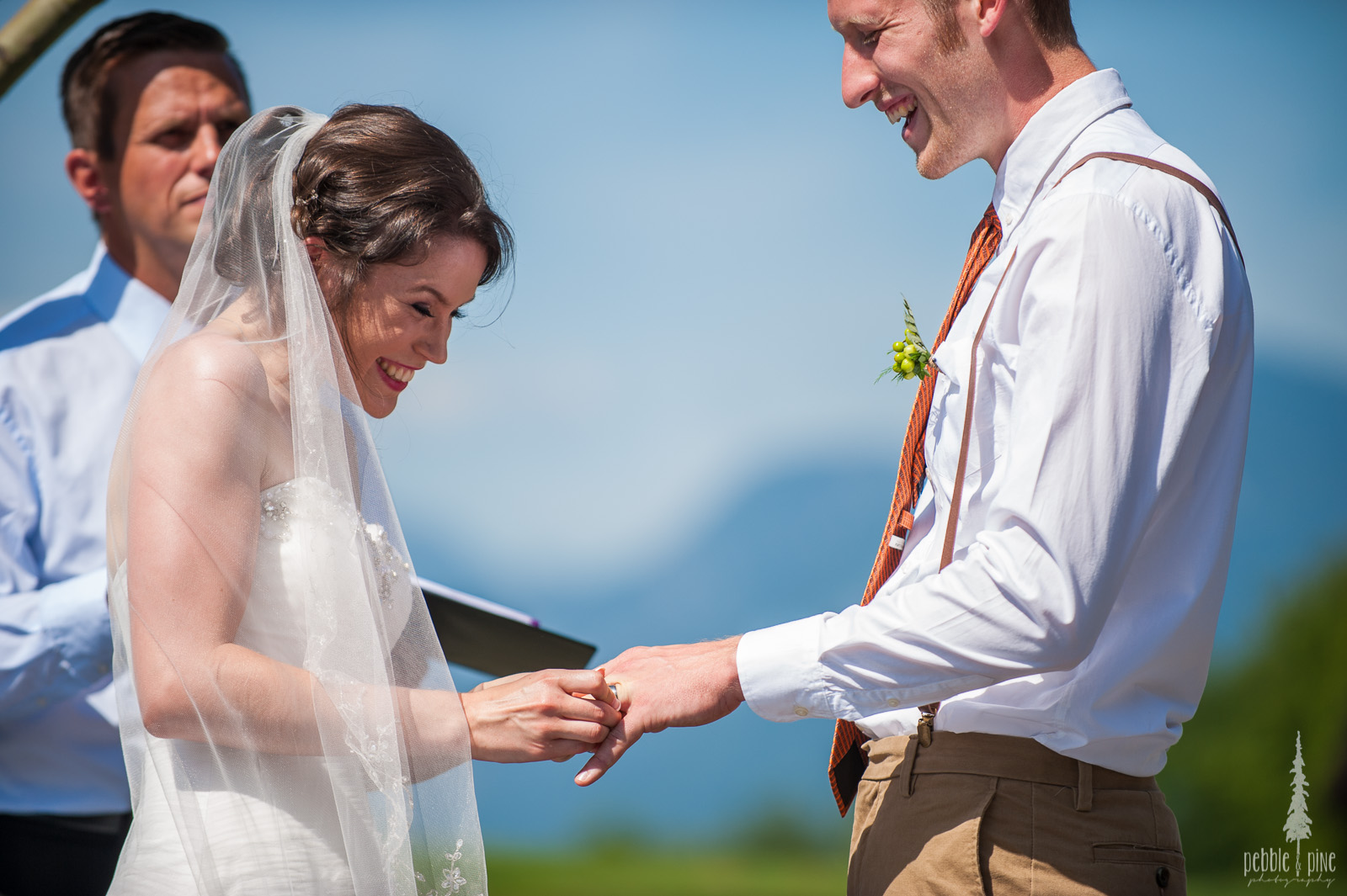 vancouver-island-wedding-photographers-golden-eagle-golf-course-wedding-mountaintop-wedding-21.jpg