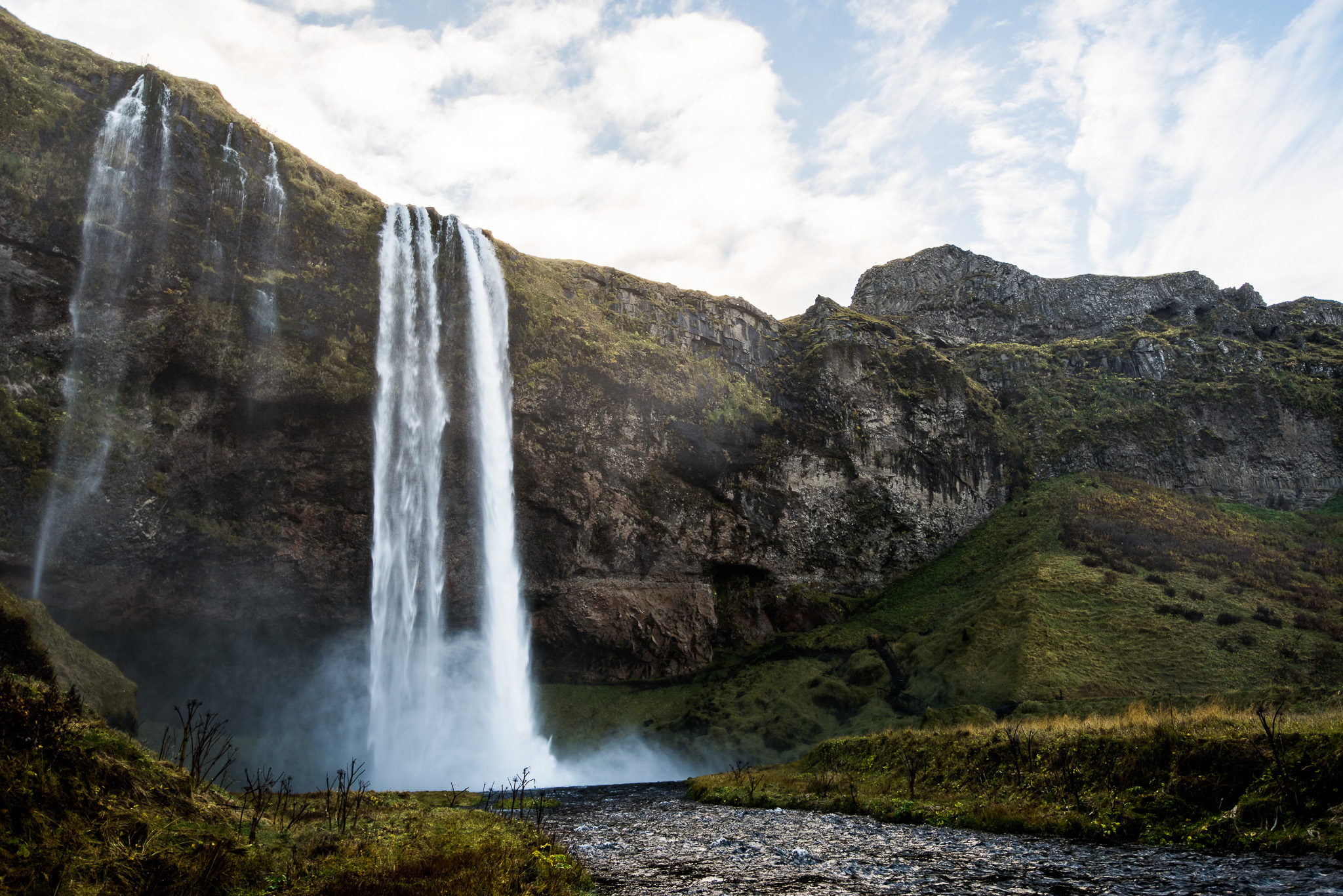 iceland-elopement-photographers-victoria-wedding-photographers-travel-iceland-15.jpg