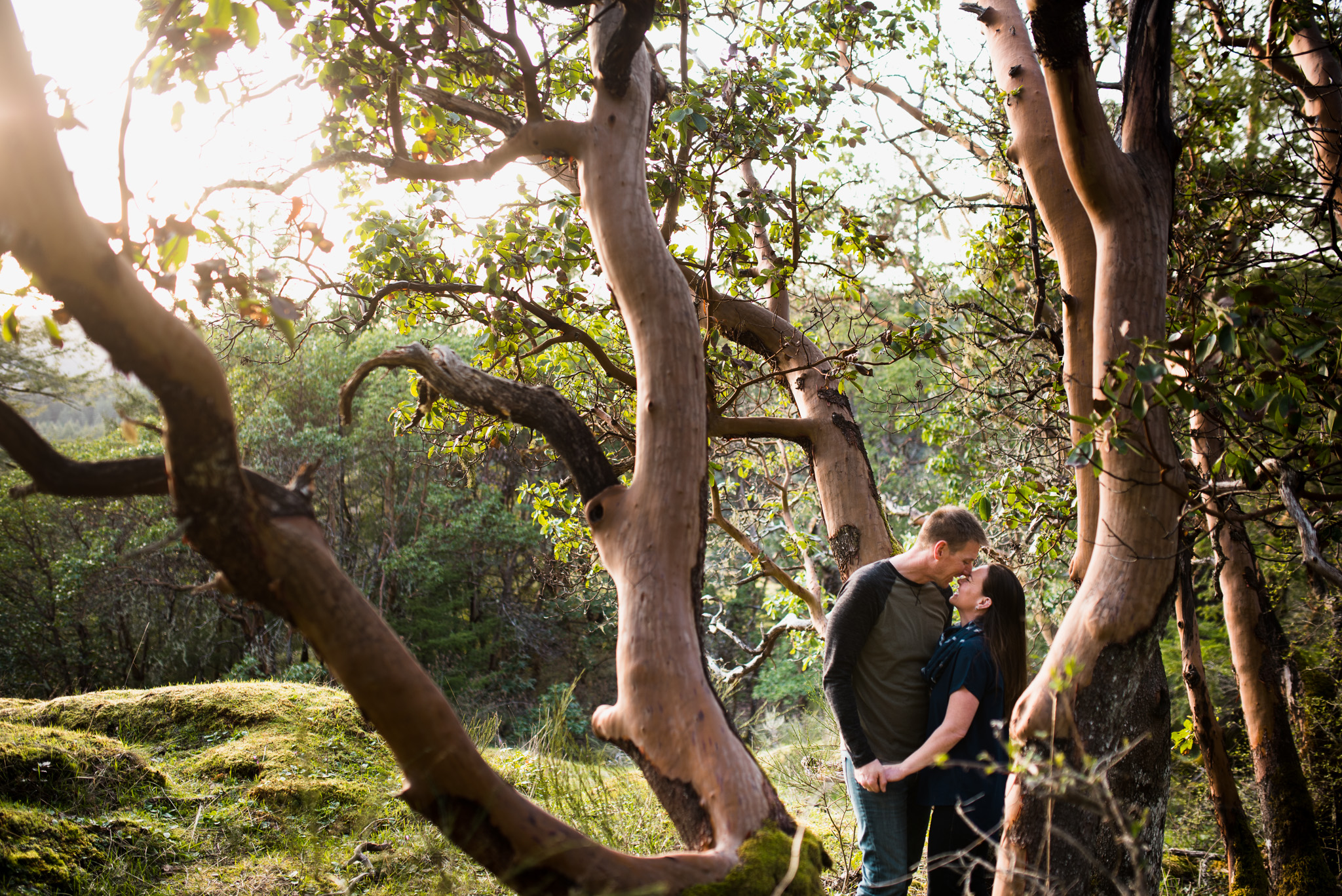 victoria-wedding-photographer-lone-tree-hill-engagement-2.jpg