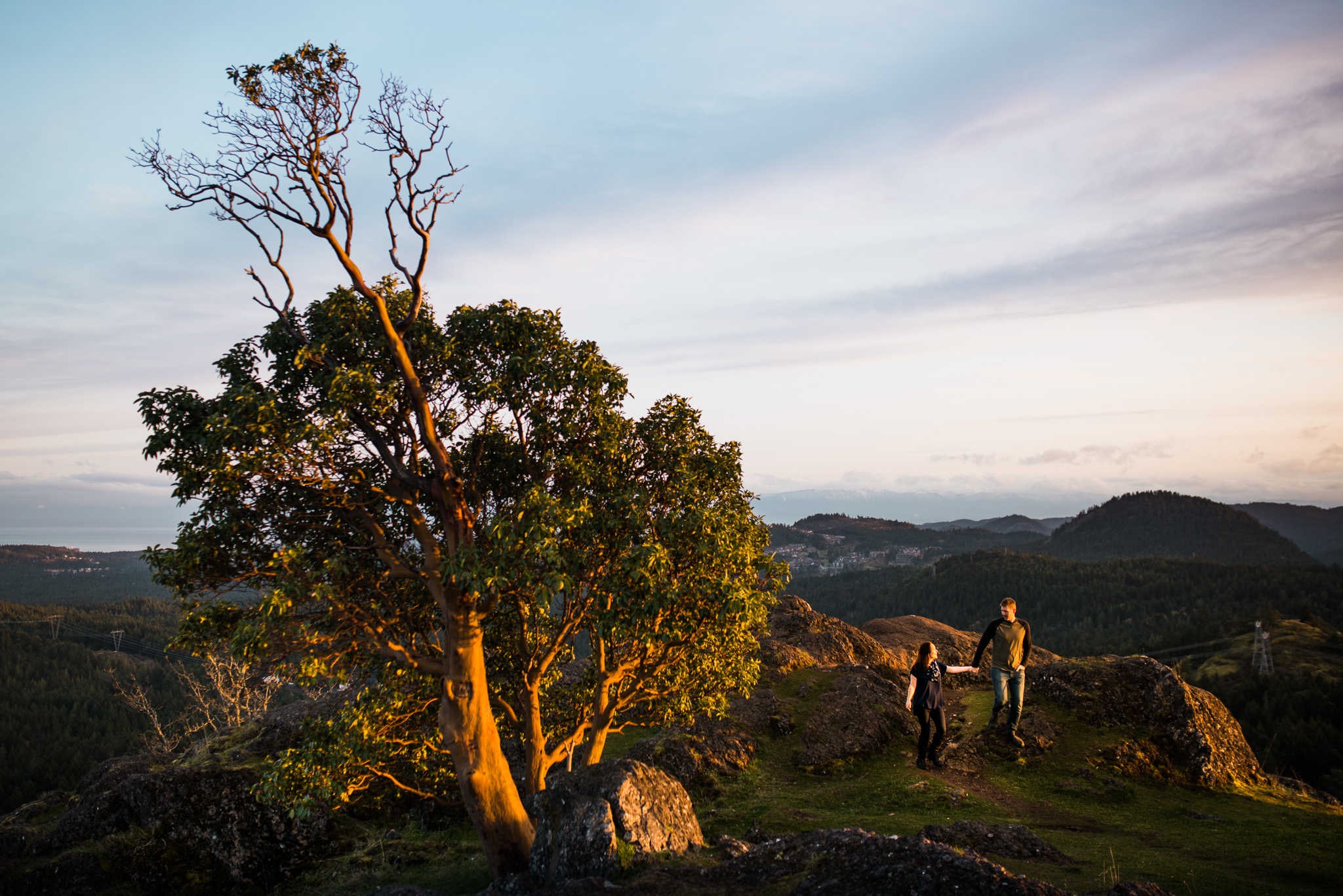 victoria-wedding-photographer-lone-tree-hill-engagement-15.jpg