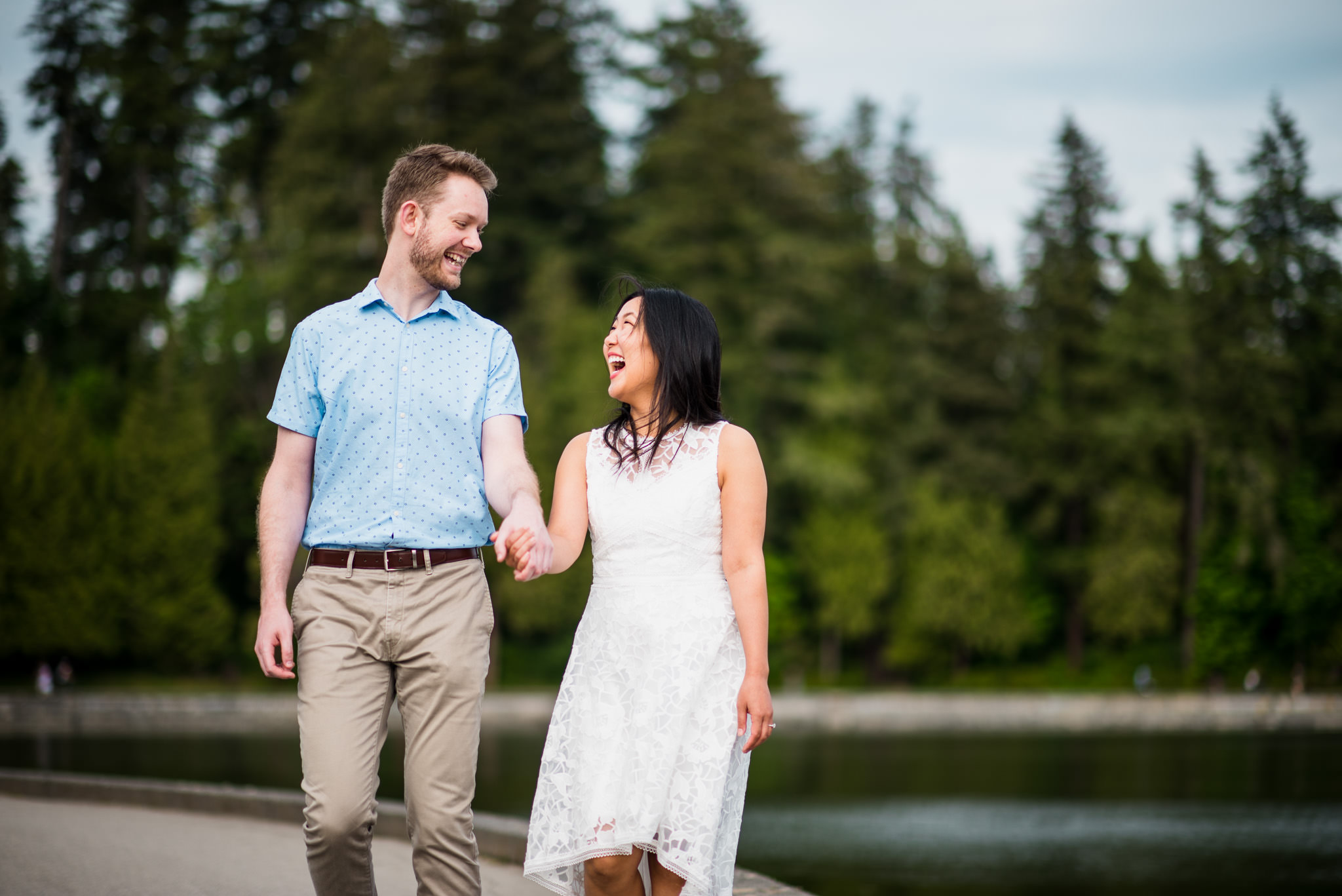 victoria-wedding-photographers-stanley-park-engagement-photos-16.jpg