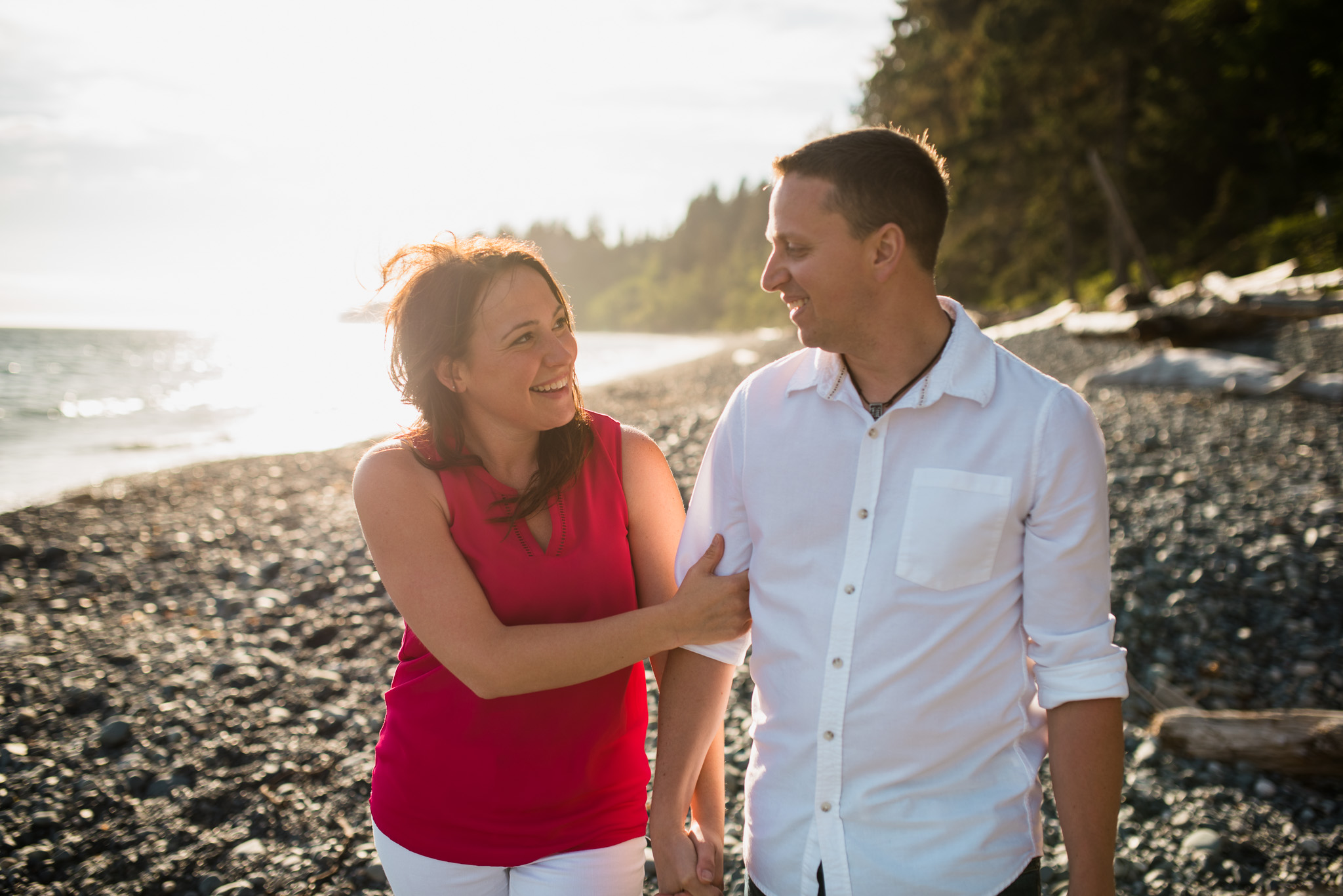 victoria-wedding-photographer-sandcut-beach-engagement-4.jpg