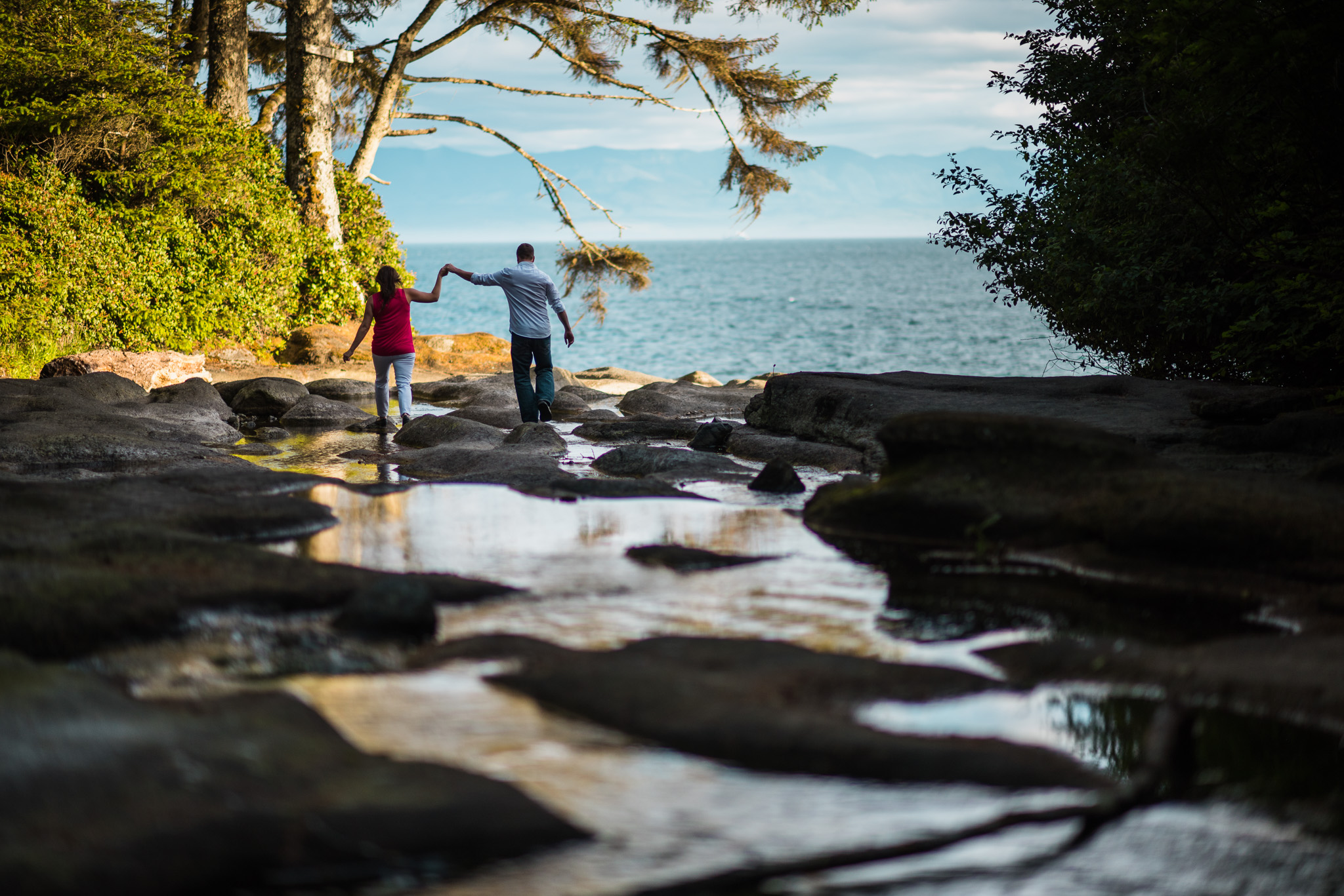 victoria-wedding-photographer-sandcut-beach-engagement-9.jpg