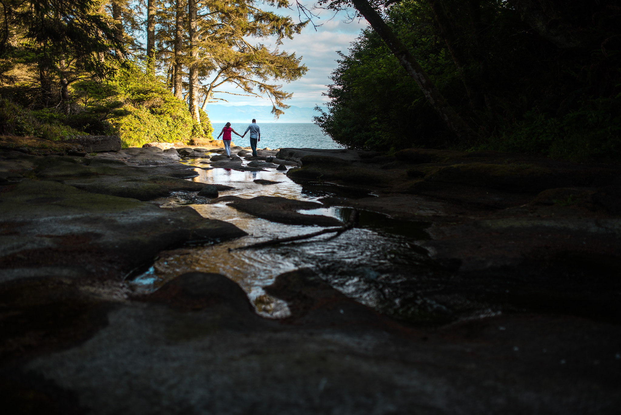 victoria-wedding-photographer-sandcut-beach-engagement-10.jpg