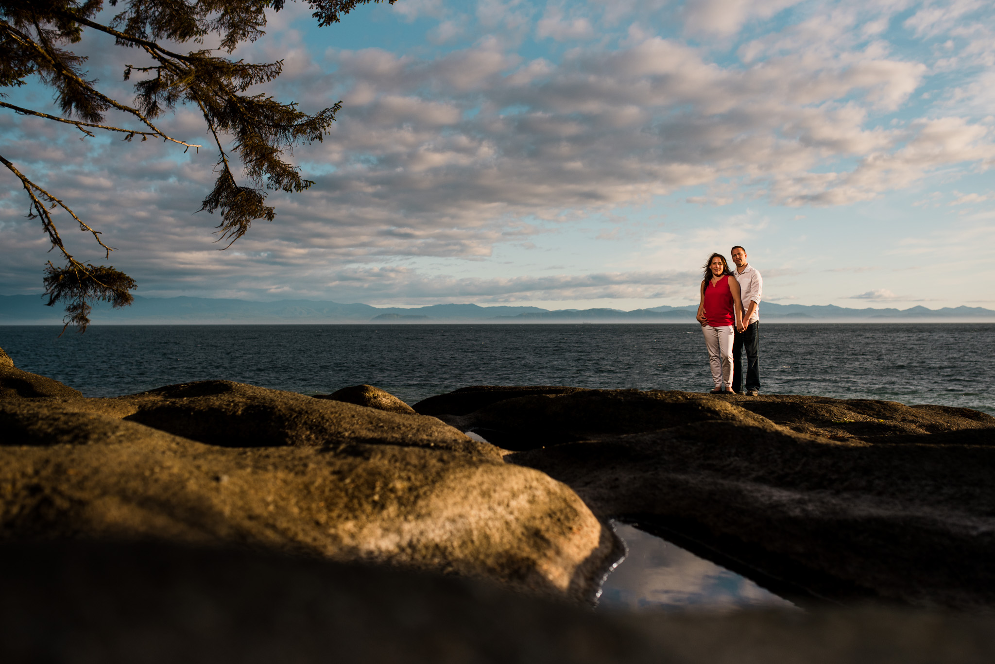 victoria-wedding-photographer-sandcut-beach-engagement-12.jpg