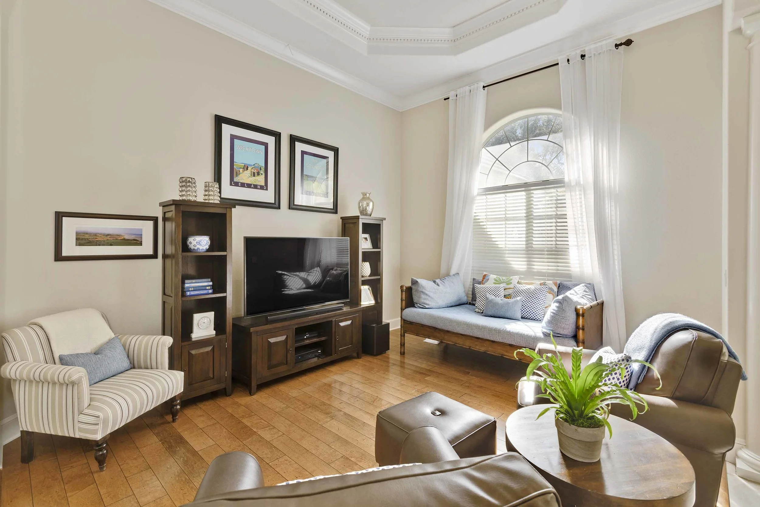 202ColonySpringsLn_007.jpg